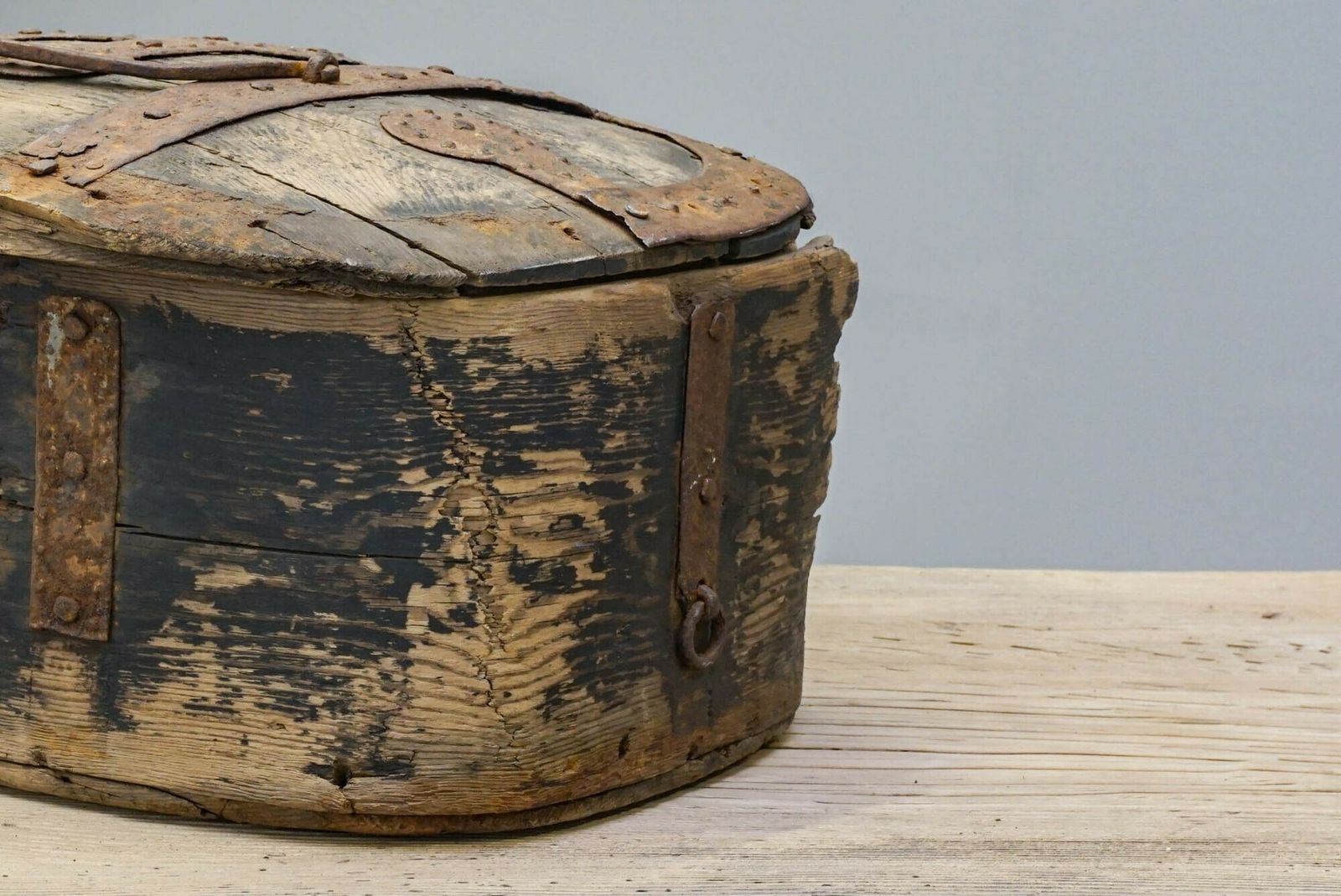 Metal Bound Box, 1900s, Iron, Antique photo 620.0