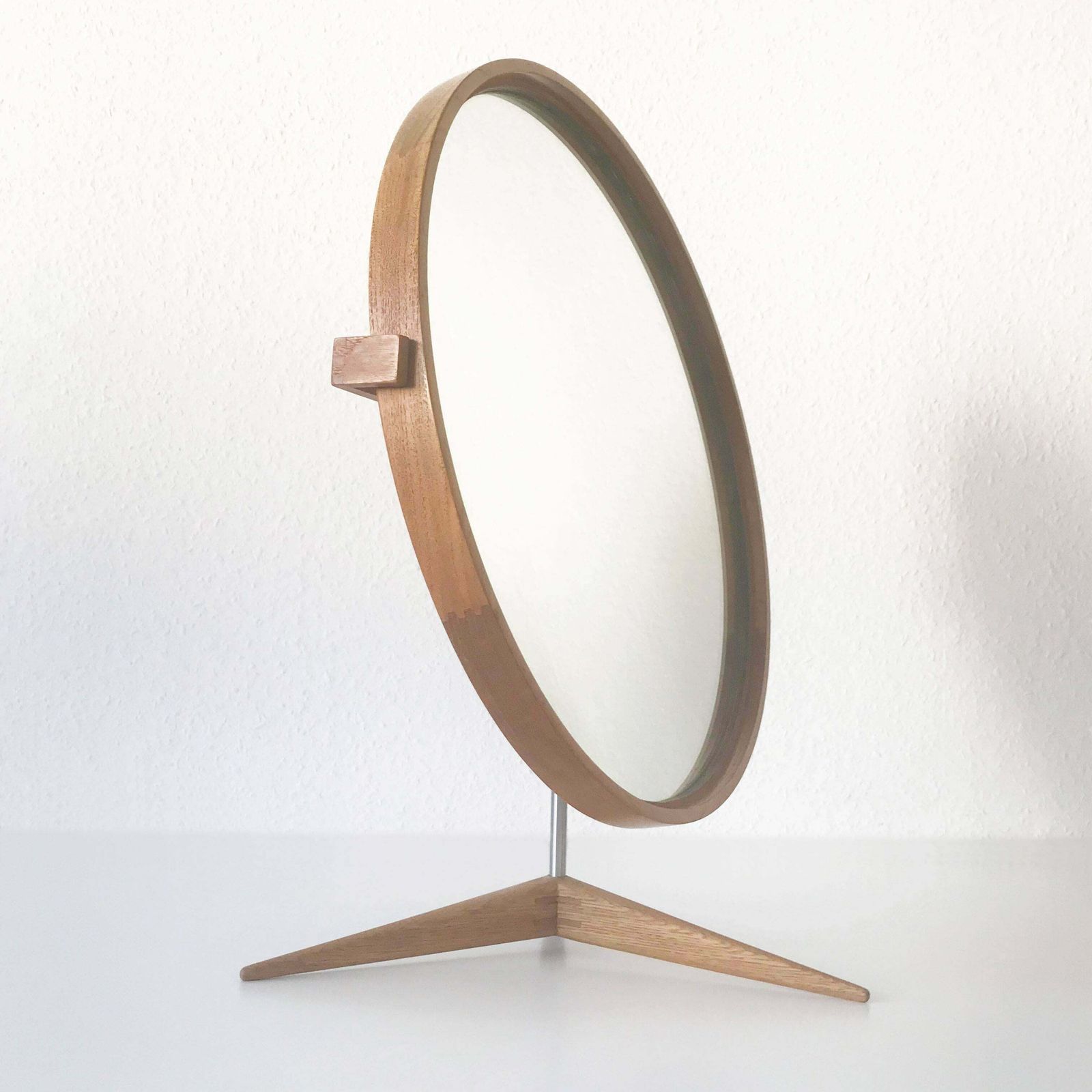 Elegant Oak Table Mirror By Uno & östen Kristiansson For Luxus Sweden 1960s photo vinterior