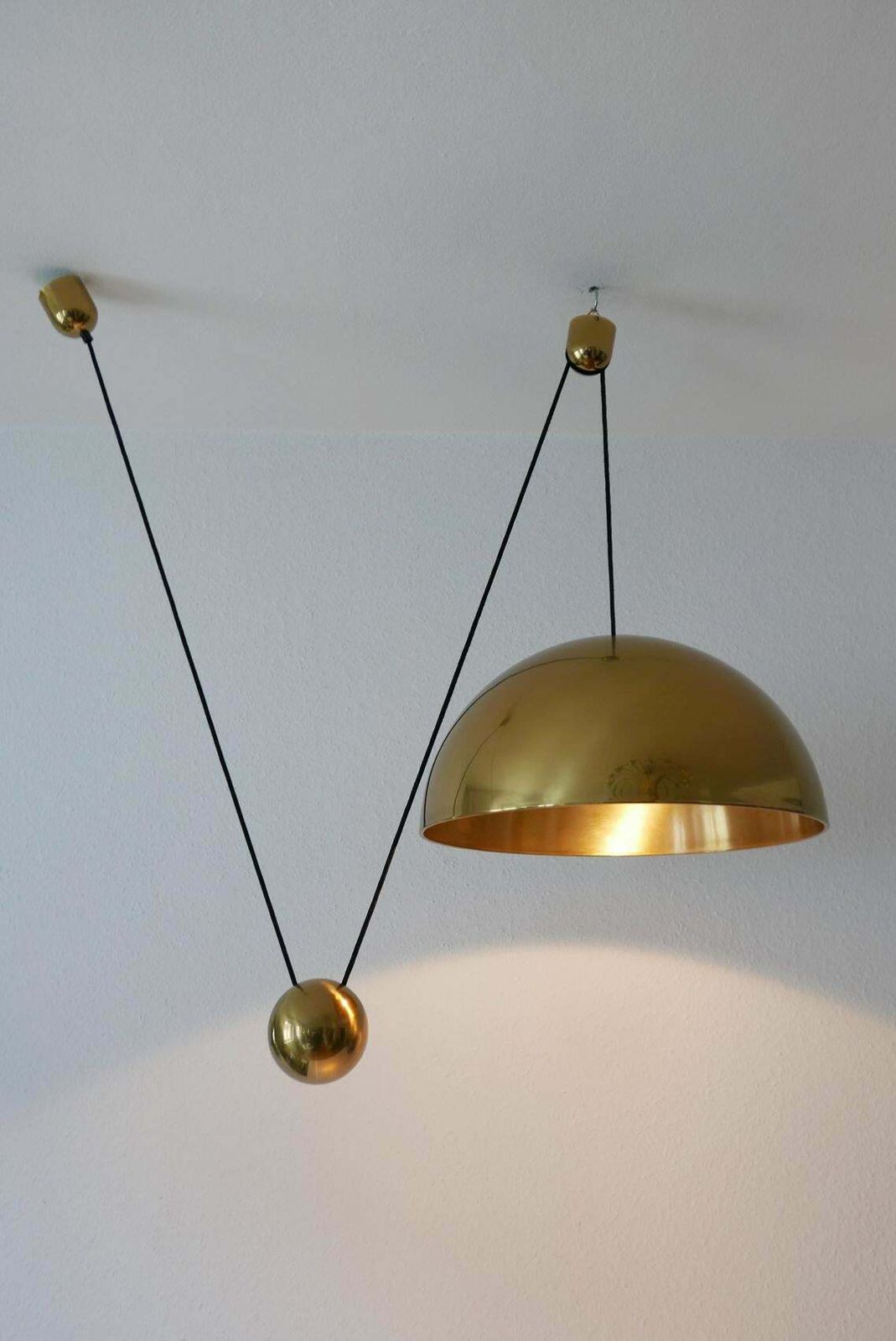 Exceptional Solan Counter Balance Pendant Lamp By Florian Schulz, 1980s, Germany