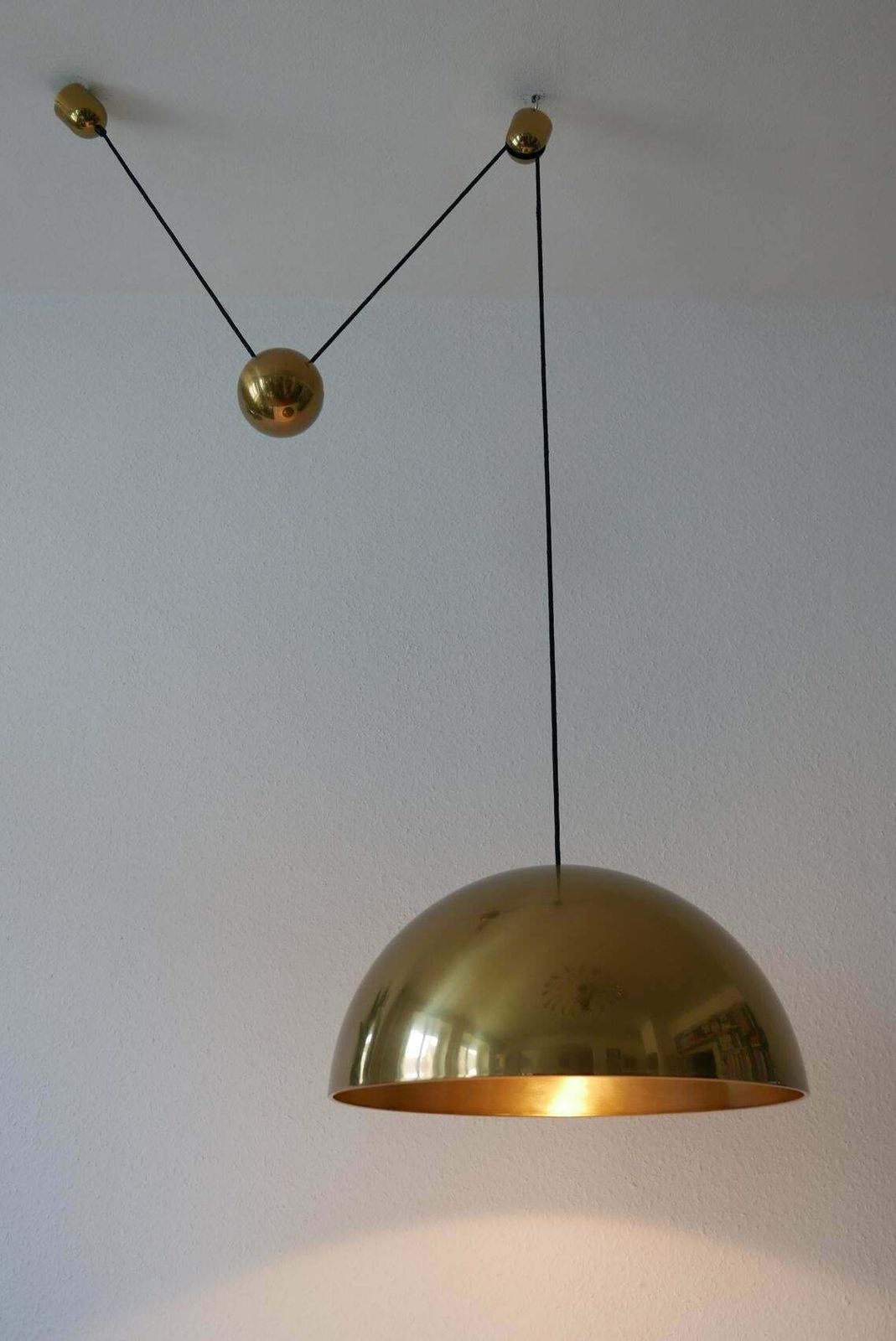 photo furniture Exceptional Solan Counter Balance Pendant Lamp By Florian Schulz, 1980s, Germany