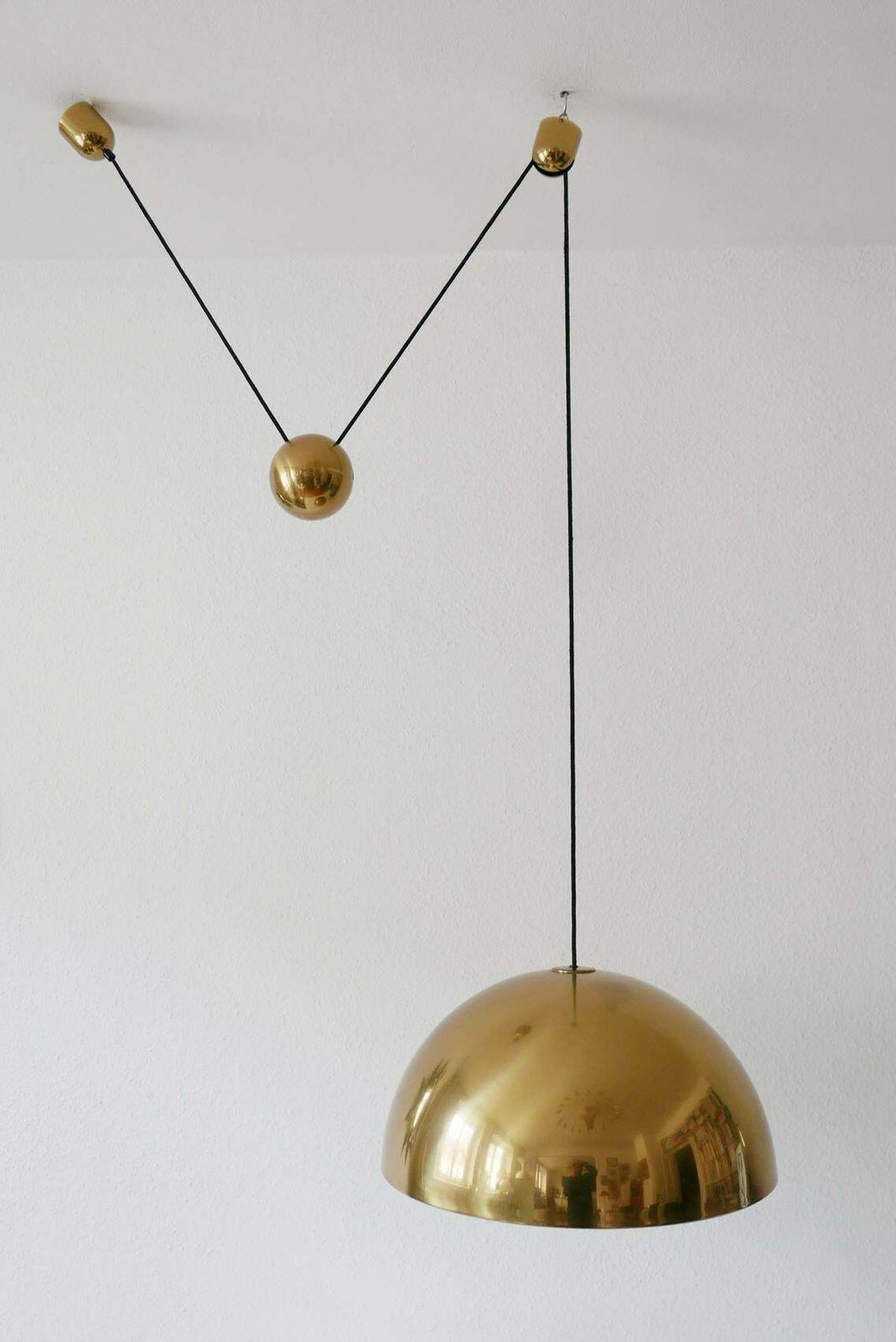 5902.0 Exceptional Solan Counter Balance Pendant Lamp By Florian Schulz, 1980s, Germany photo