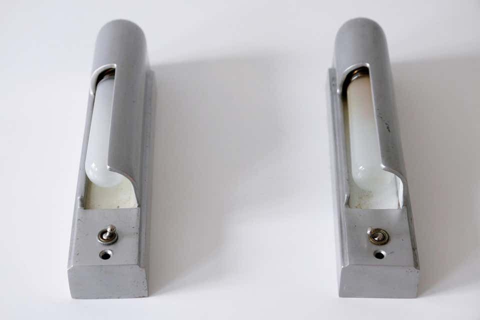 photo vintage Rare Set Of Two Streamline Cruise Ship Cabin Sconces By The Simes Co Ny, 1930s