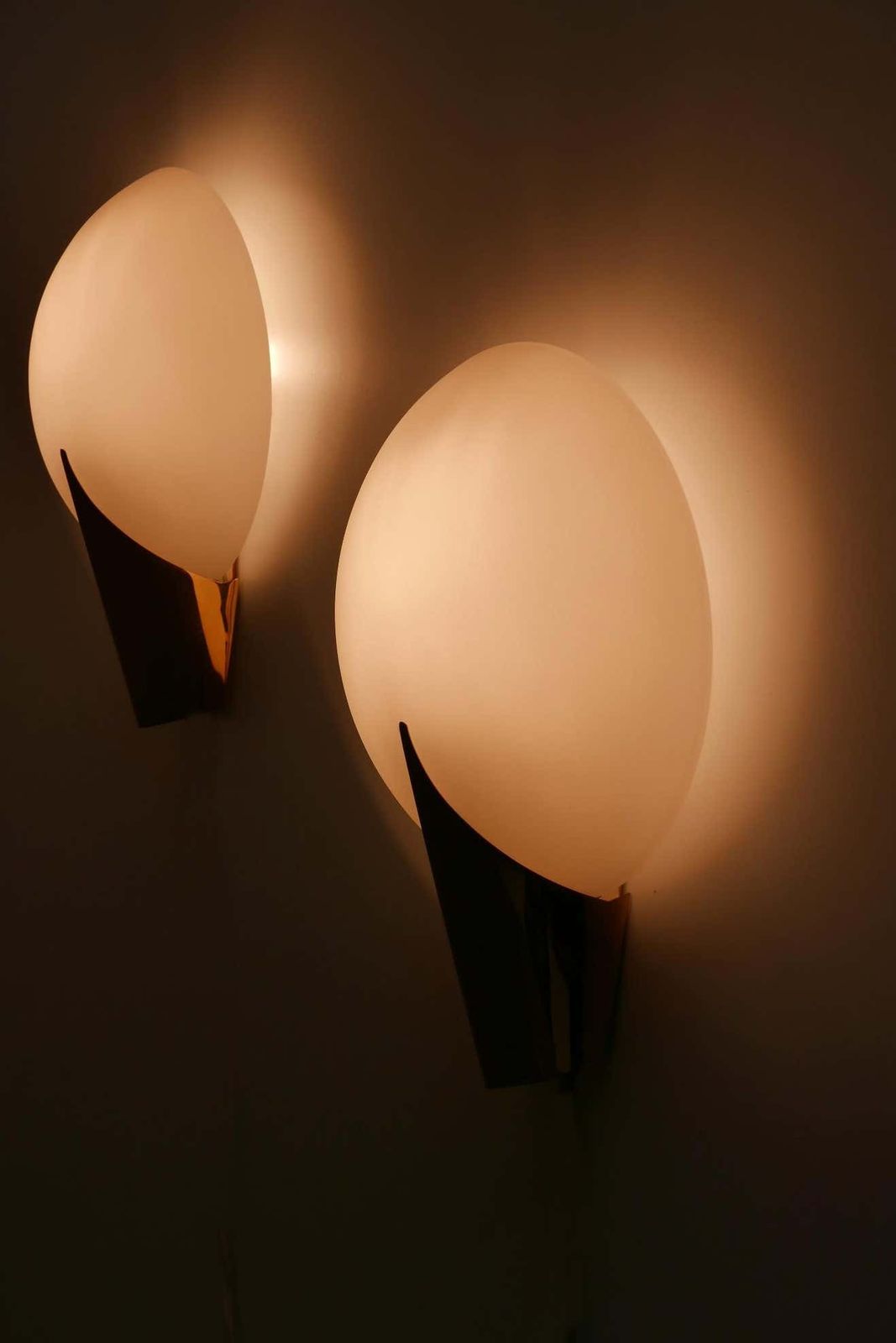 Set Of Two Elegant Modernist Wall Lamps Or Sconces By J.T. Kalmar, 1980s Austria photo vintage