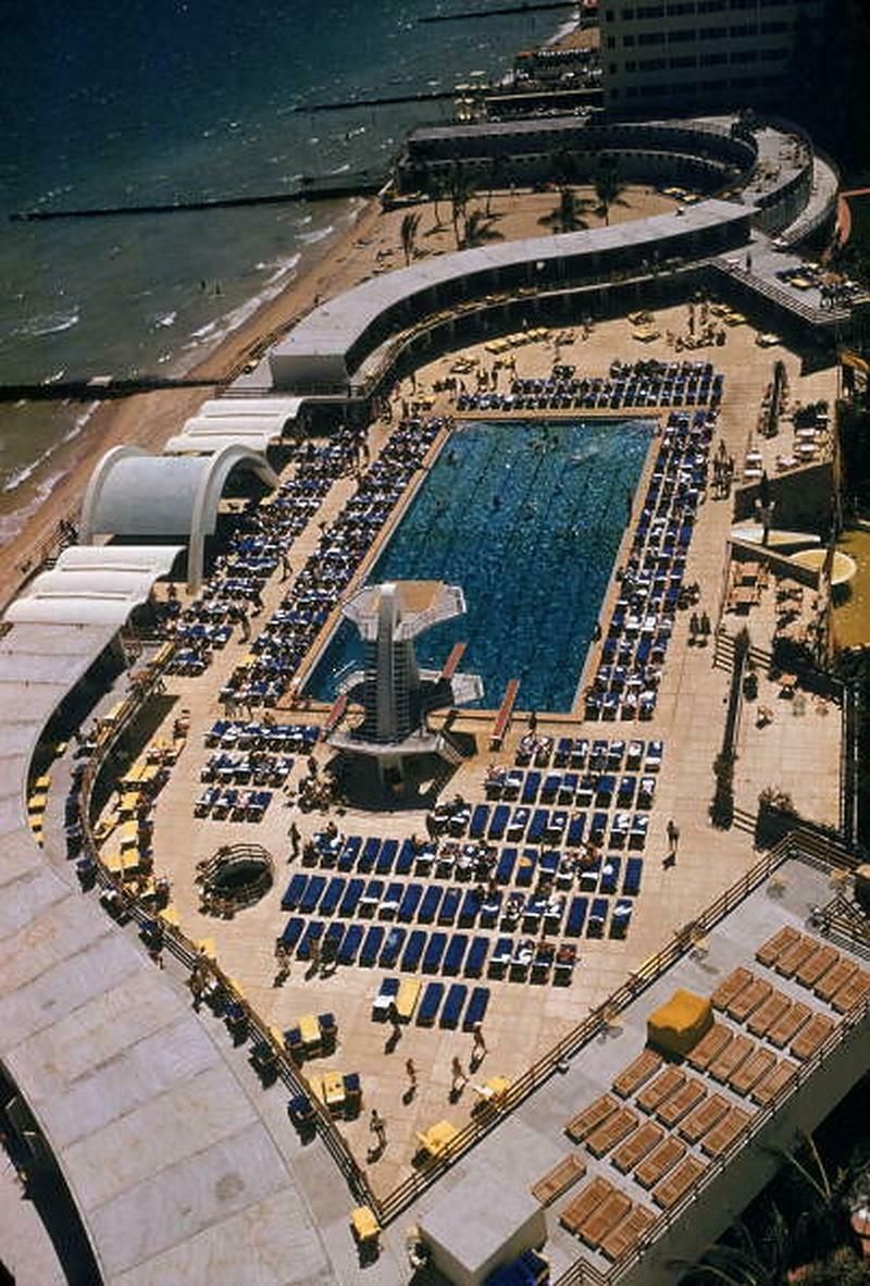 Ariel Pool, Miami By Slim Aarons