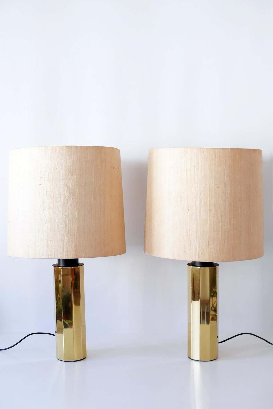 Set Of Two Huge, 5 Flamed Midcentury Decagonal Brass Table Lamps, 1960s, Germany photo vintage