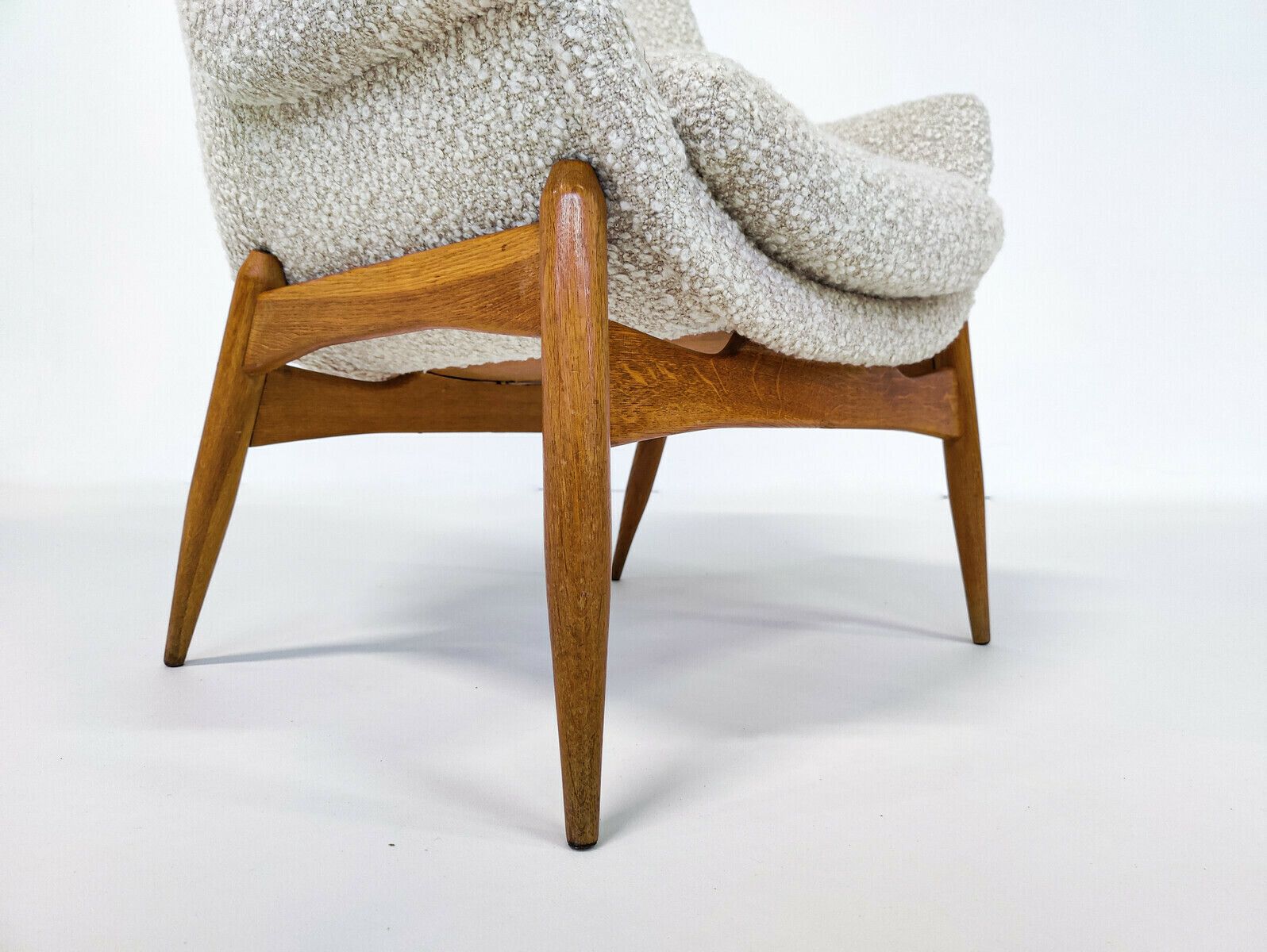 Pair Of Mid Century Modern Armchairs By Julia Gaubek In Beige Boucle photo vintage