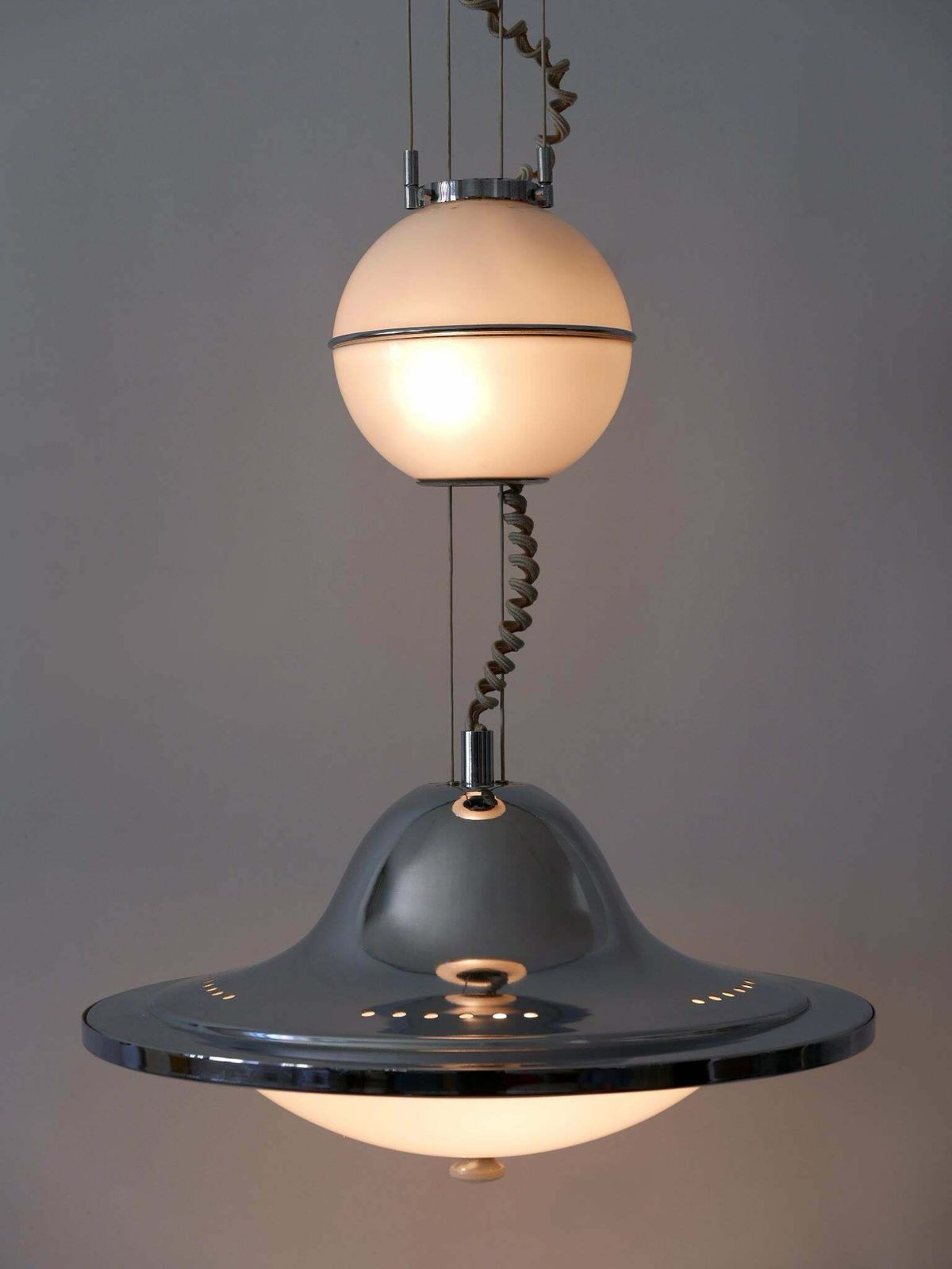 photo vintage Rare And Large Mid Century Modern Counterweight Pendant Lamp Ufo Italy 1960s
