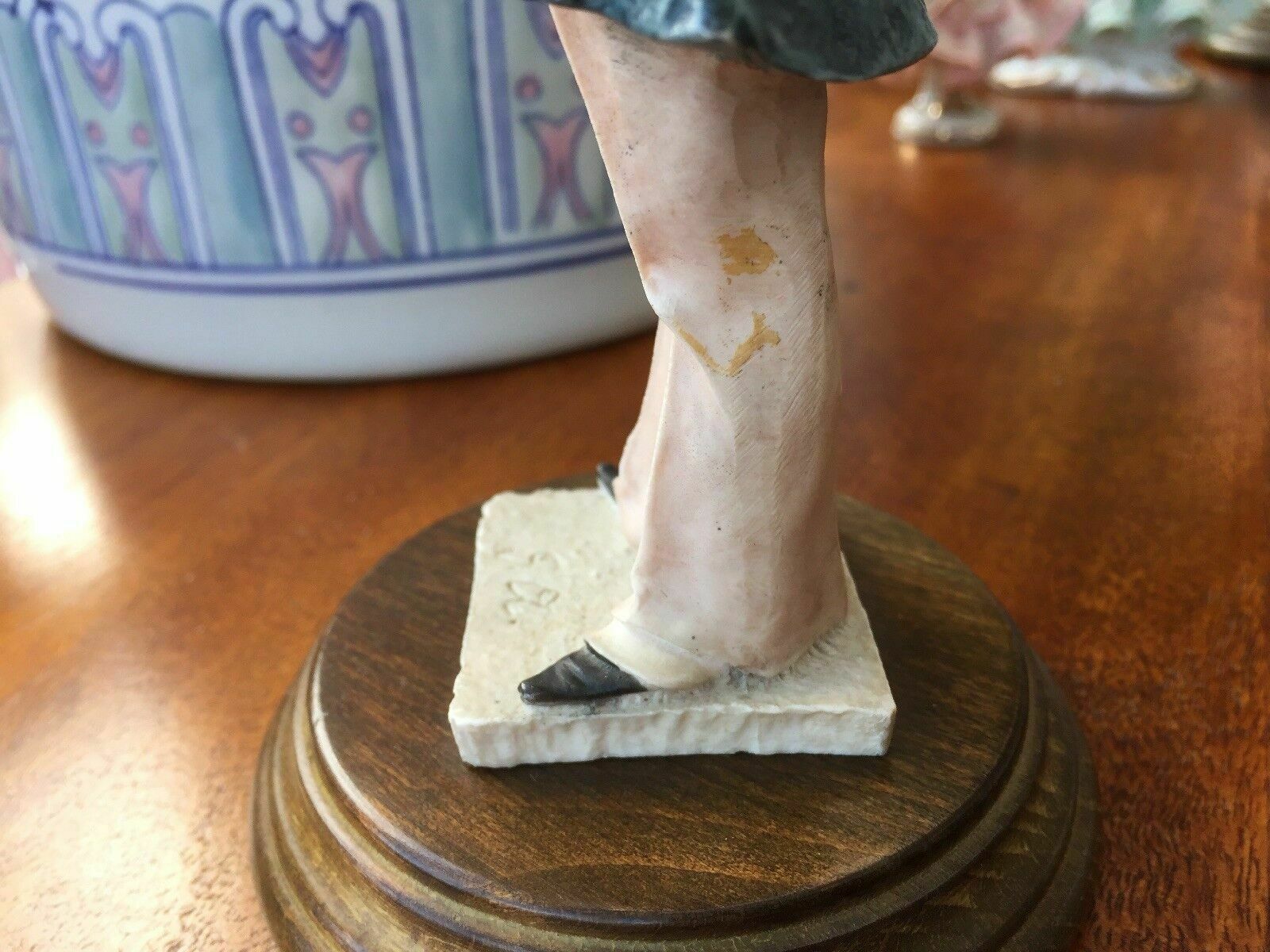 photo furniture Vintage Capodimonte Figurine. Giuseppe Armani