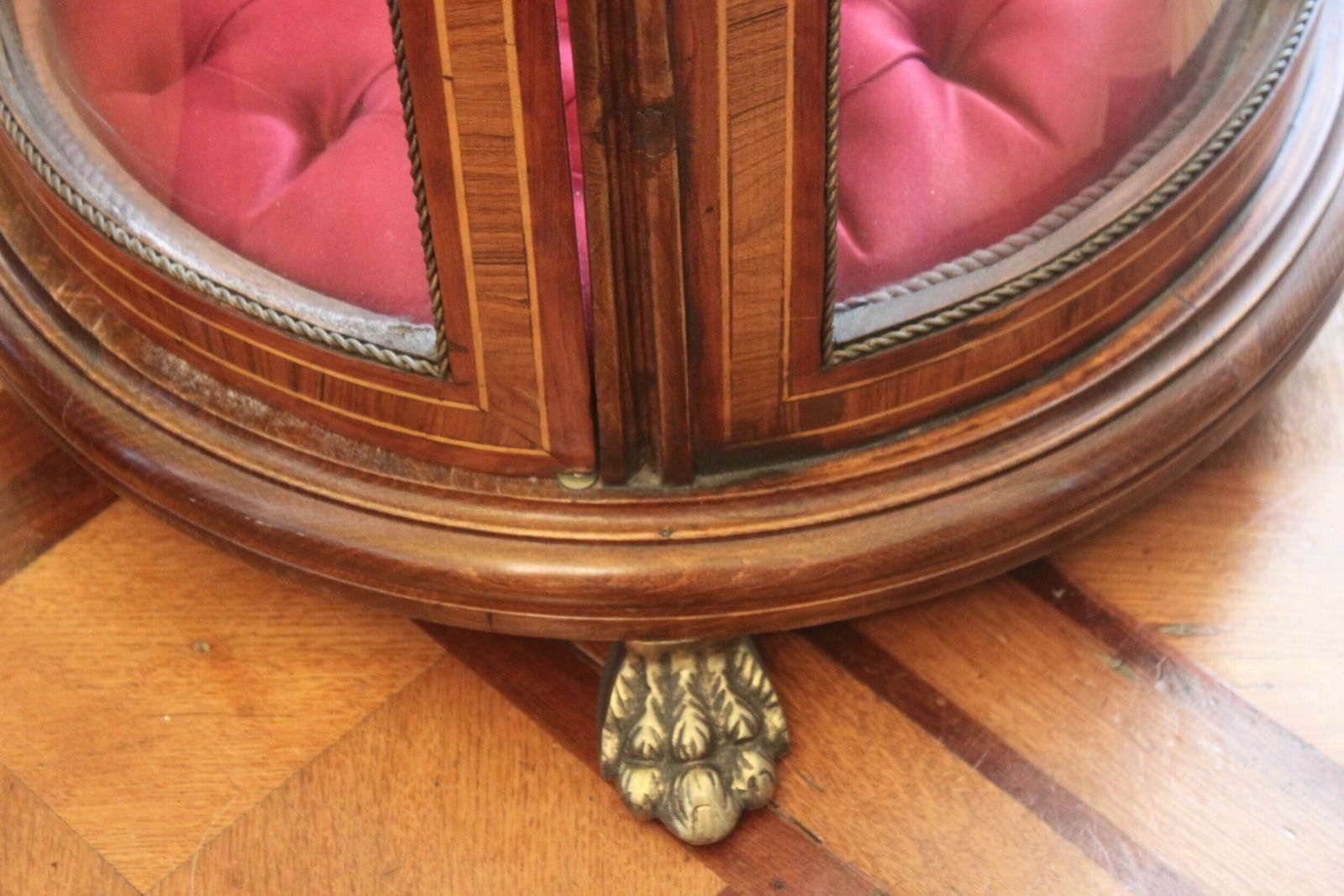 Late 19th Century Inlaid Vitrine/Bijouterie Cabinet photo vinterior