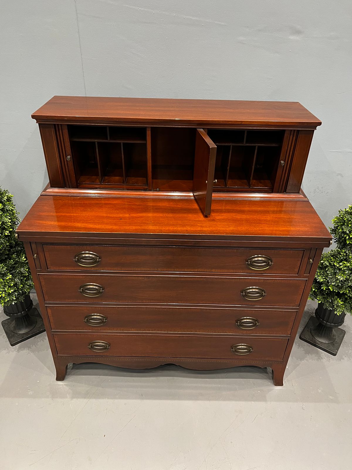 Cambor Fronted Chest Of Drawers With Pull Over Leave To Use As A Desk photo vinterior