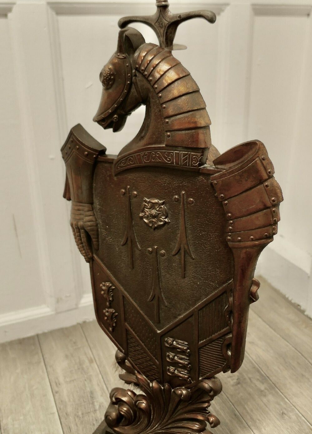 Iron Knight And Horse Armoured Companion Set photo vinterior
