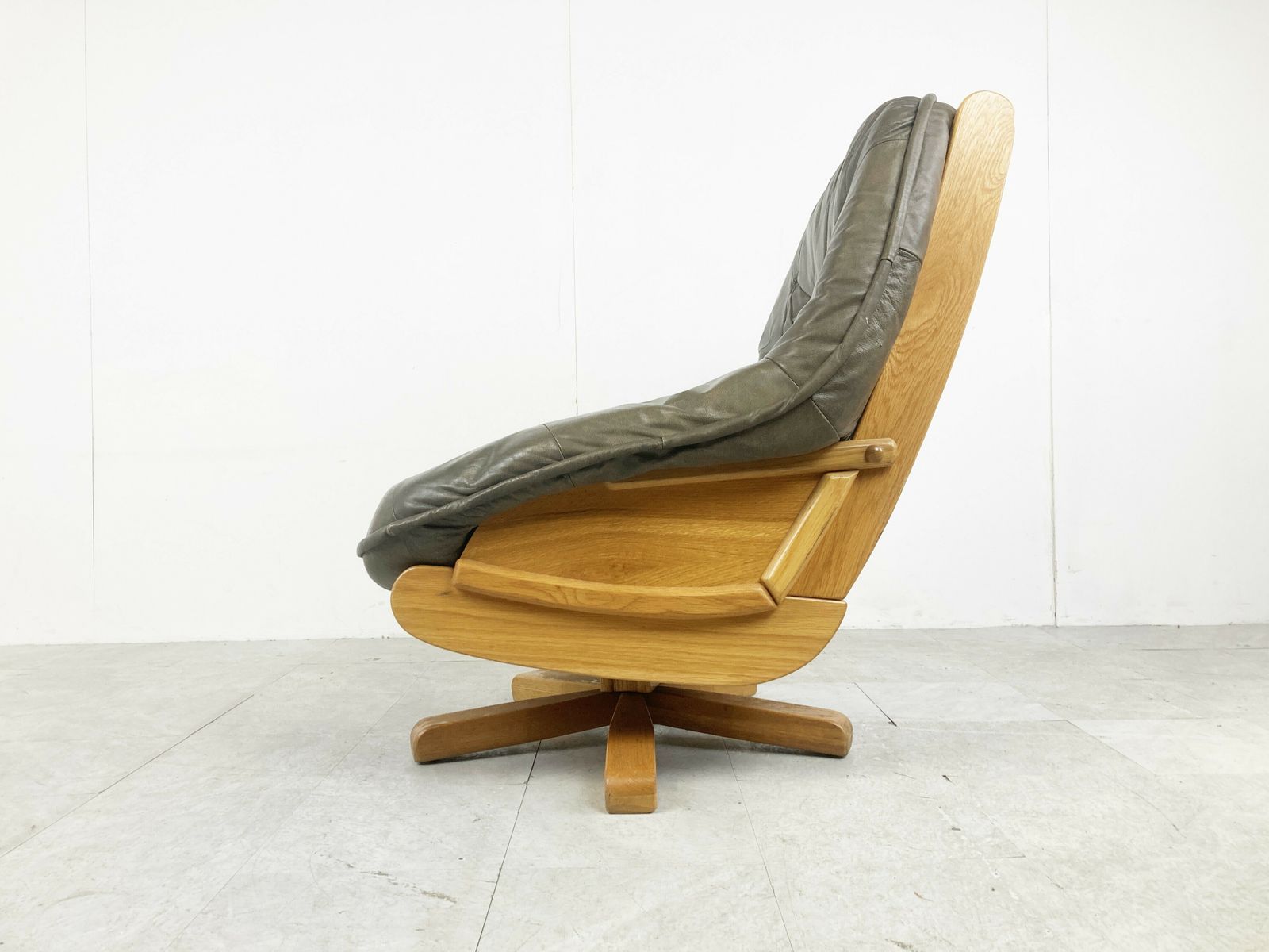 Brutalist Oak And Leather Swivel Chair, 1970s photo 850.0