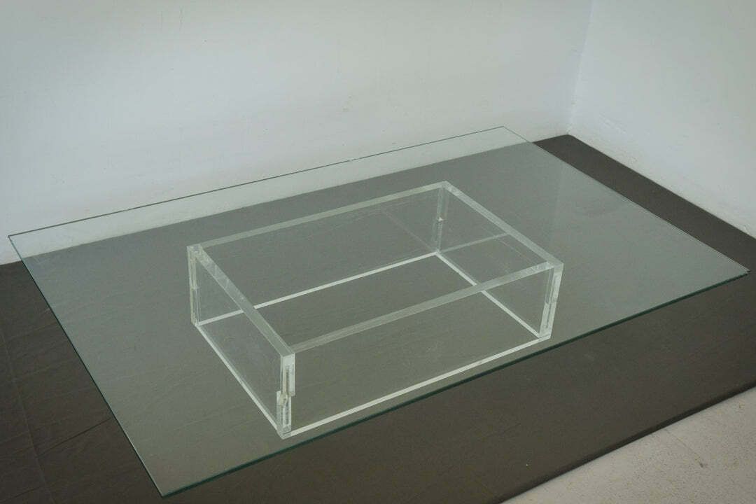 photo vinterior Grote Modernistische Salontafel Van Glas En Perspex, Jaren 1970.