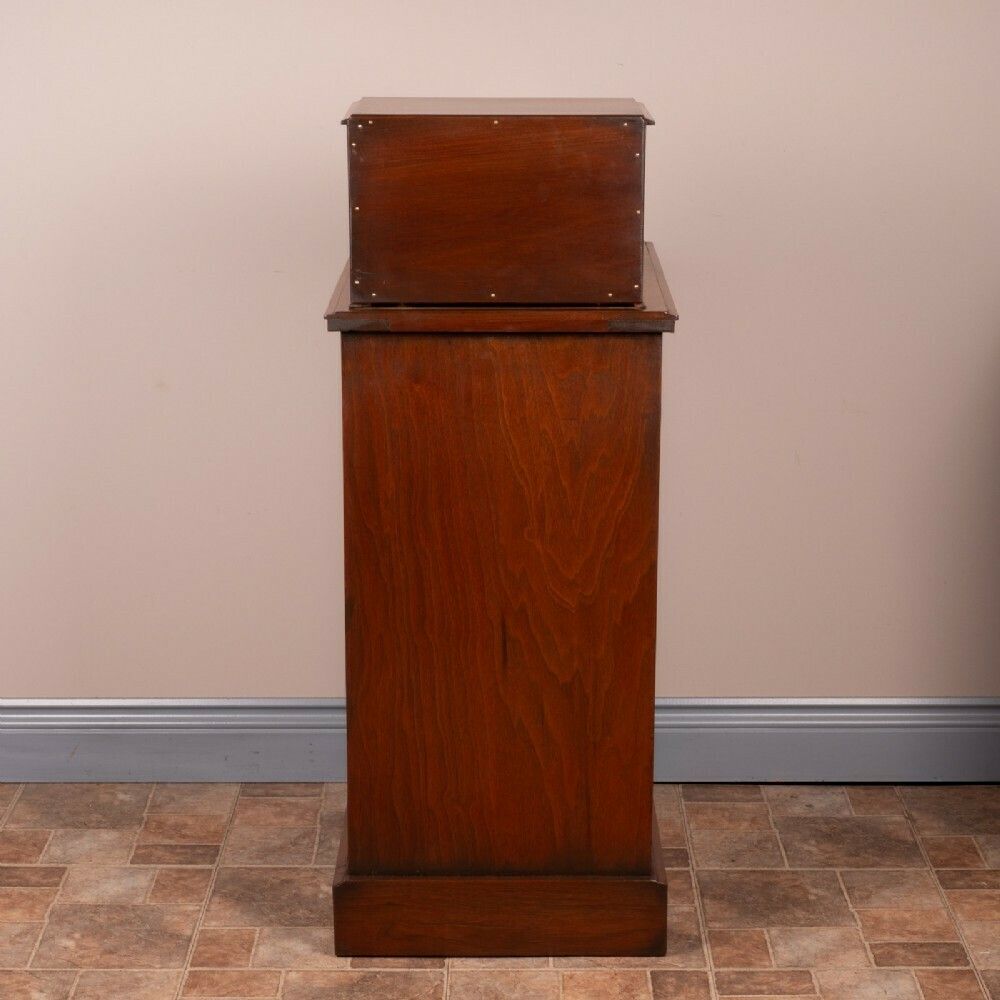 Furniture Good Quality Pair Of Edwardian Walnut Bedside Chests photo