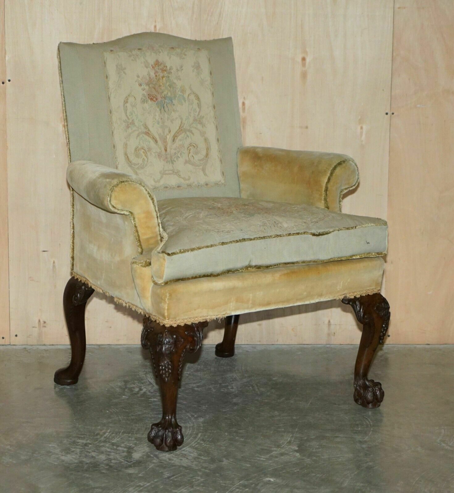 Important Pair Of George III Hand Carved Circa 1780 Antique Lions Paw Armchairs photo for sale