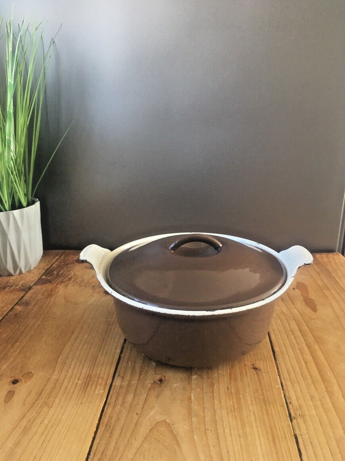 photo furniture Cousances France Brown Enamel Cast Iron Lidded Casserole Dish Size 22 Le Creuset
