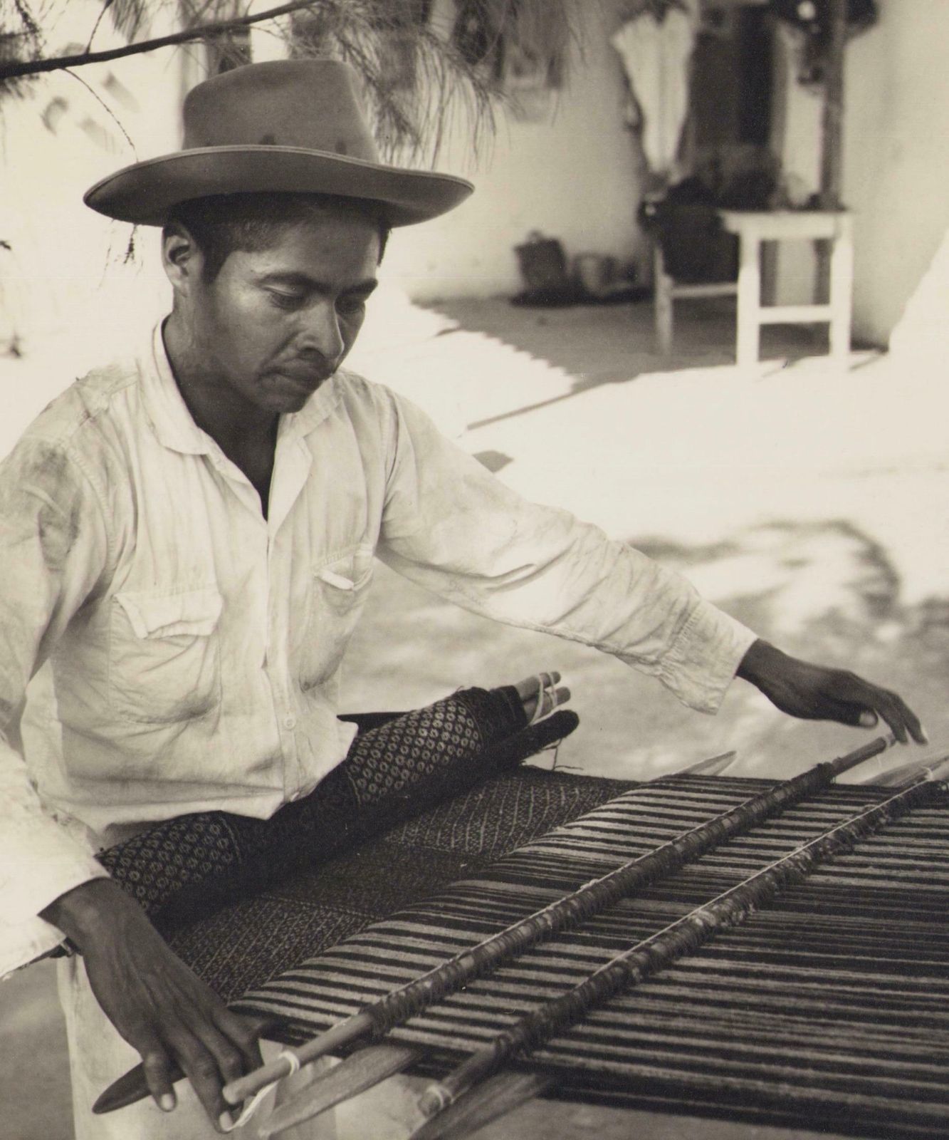 Hanna Seidel Mexico, Man, Handwork, Black And White Photograph, 1960s, photo furniture