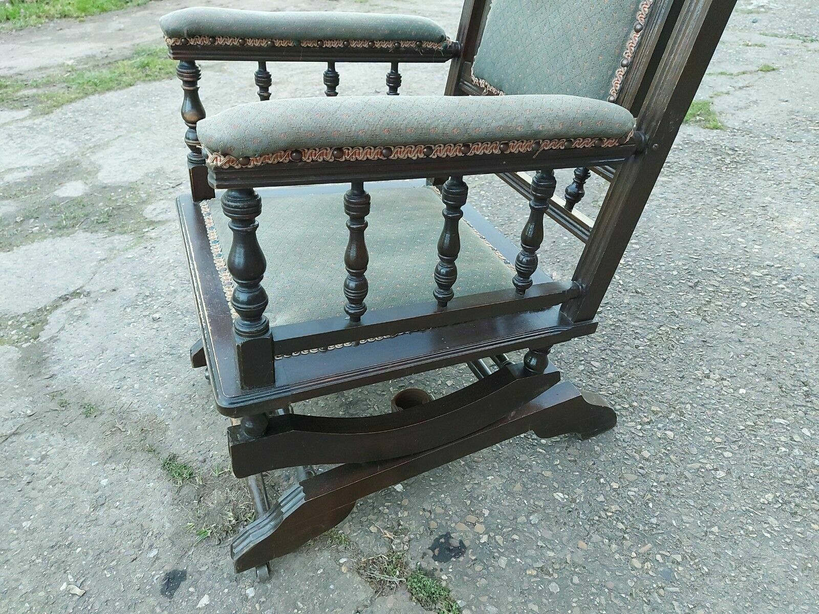 photo furniture Antique Victorian Sprung Rocking Chair
