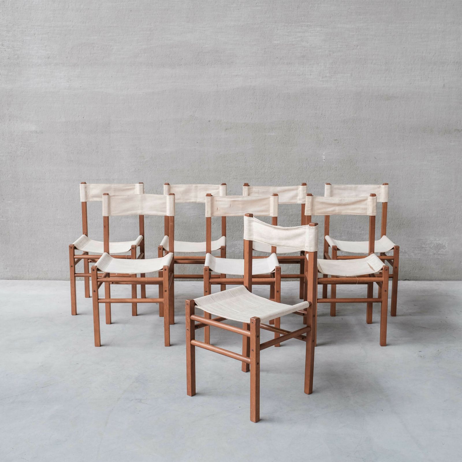 photo vinterior Set Of 14 Italian Mid Century Dining Chairs