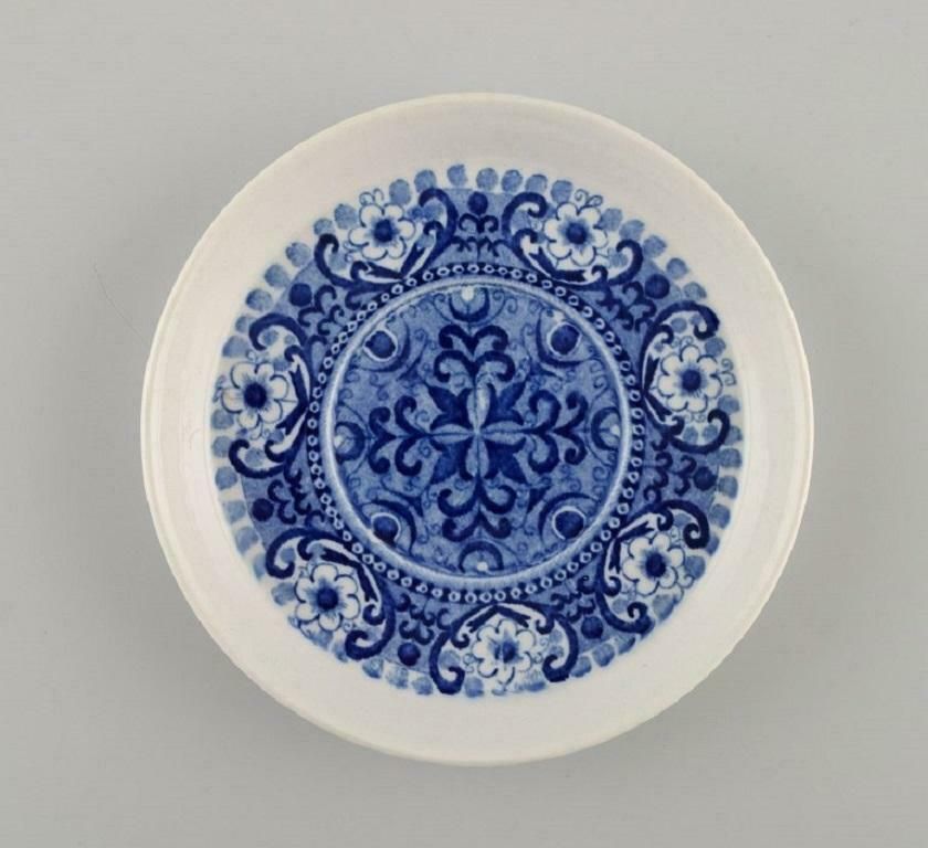 Raija Uosikkinen For Arabia, 9 Ali Porcelain Coffee Cups With Saucers photo for sale
