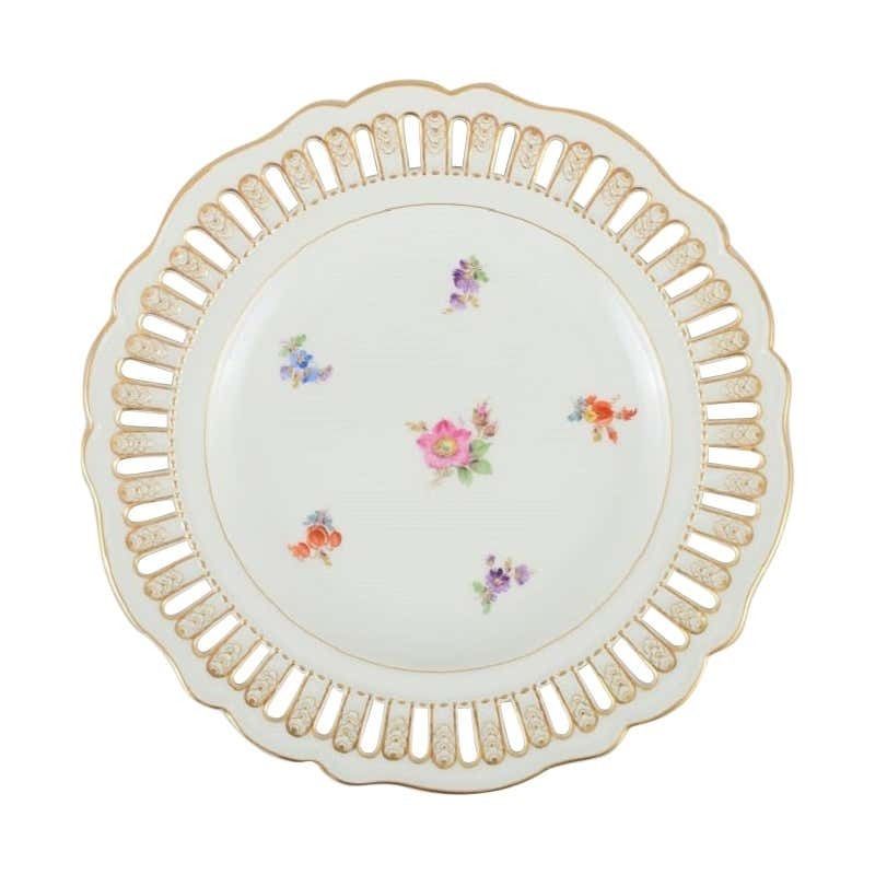 Antique Meissen Openwork Plate In Hand Painted Porcelain With Flowers.