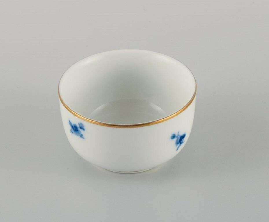 Meissen, Two Bowls Hand Painted With Blue Flowers And Gold Rim. Late 19th C. photo 203.0