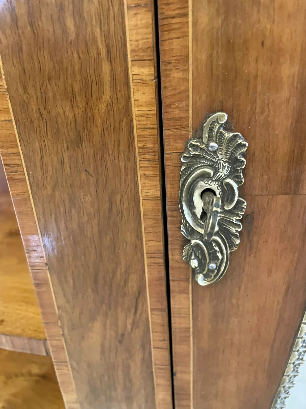 Fine Quality Antique Burr Walnut And Ormolu Credenza/Sideboard photo vinterior