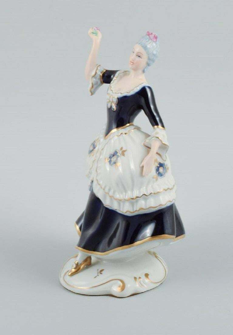 Royal Dux. Rococo Couple In Hand Painted Porcelain. 1940s photo vinterior
