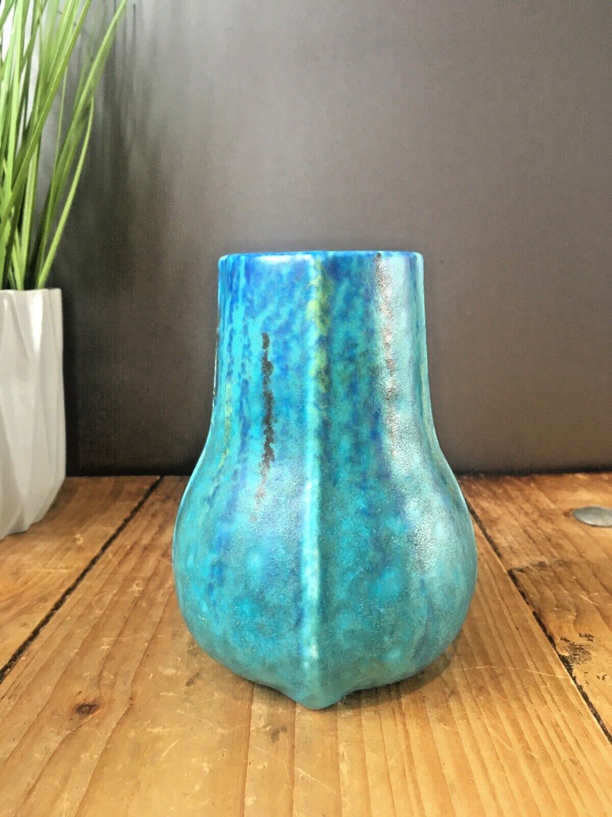 photo vinterior Stunning Antique Mottled Turquoise Blue Vase Ruskin Style Arts & Crafts Art Deco