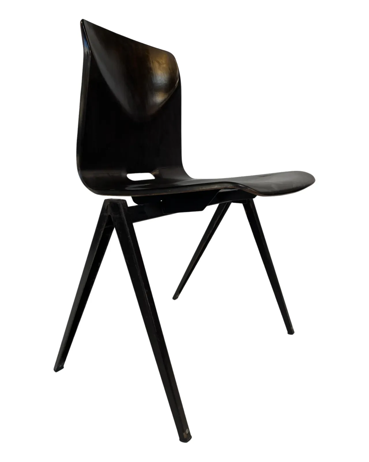 photo furniture Set Of Four Pagholz Galvanitas S22 Stackable School Chair Brown
