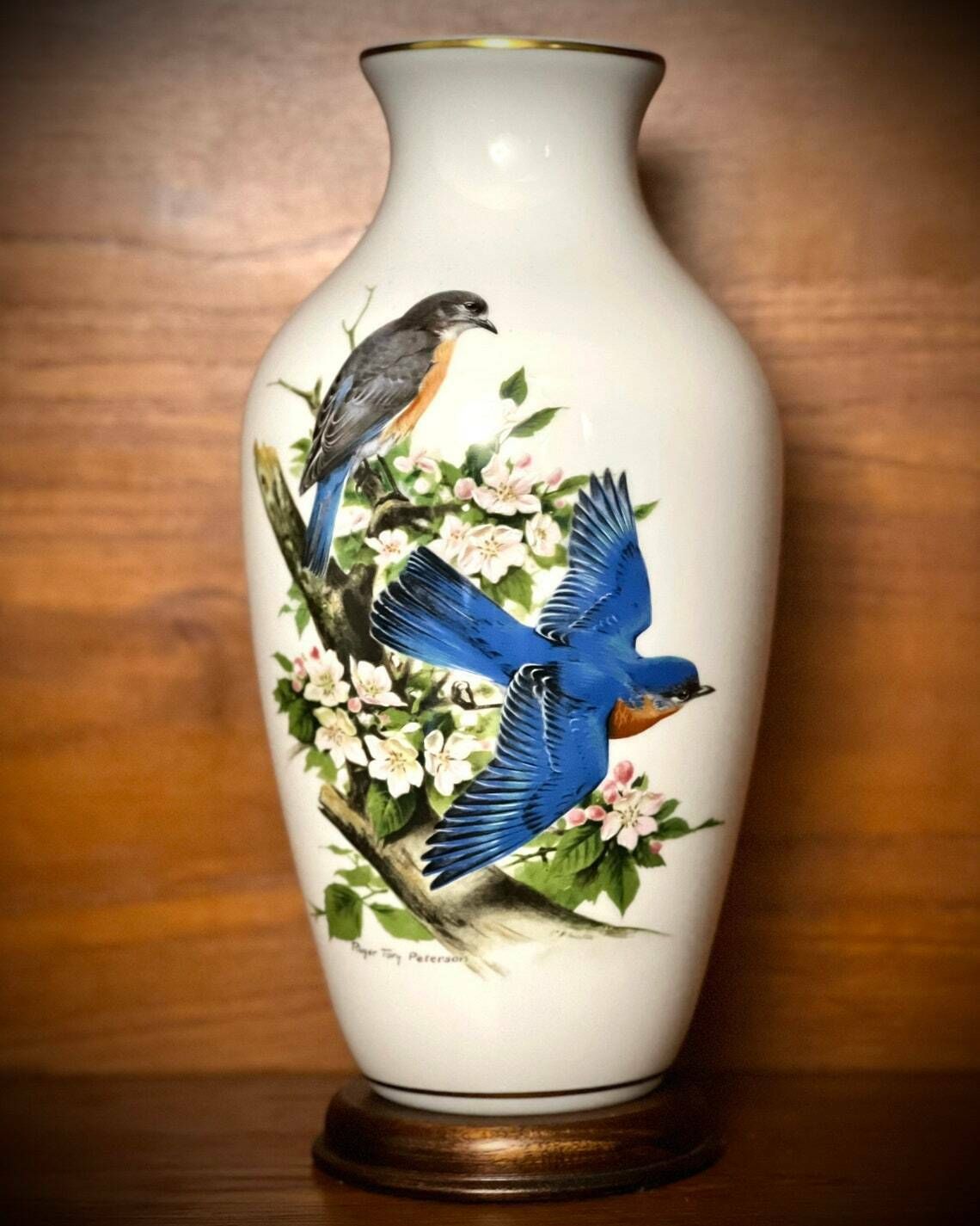 Beautiful Kaiser Limited Edition Vase By R.T. Peterson