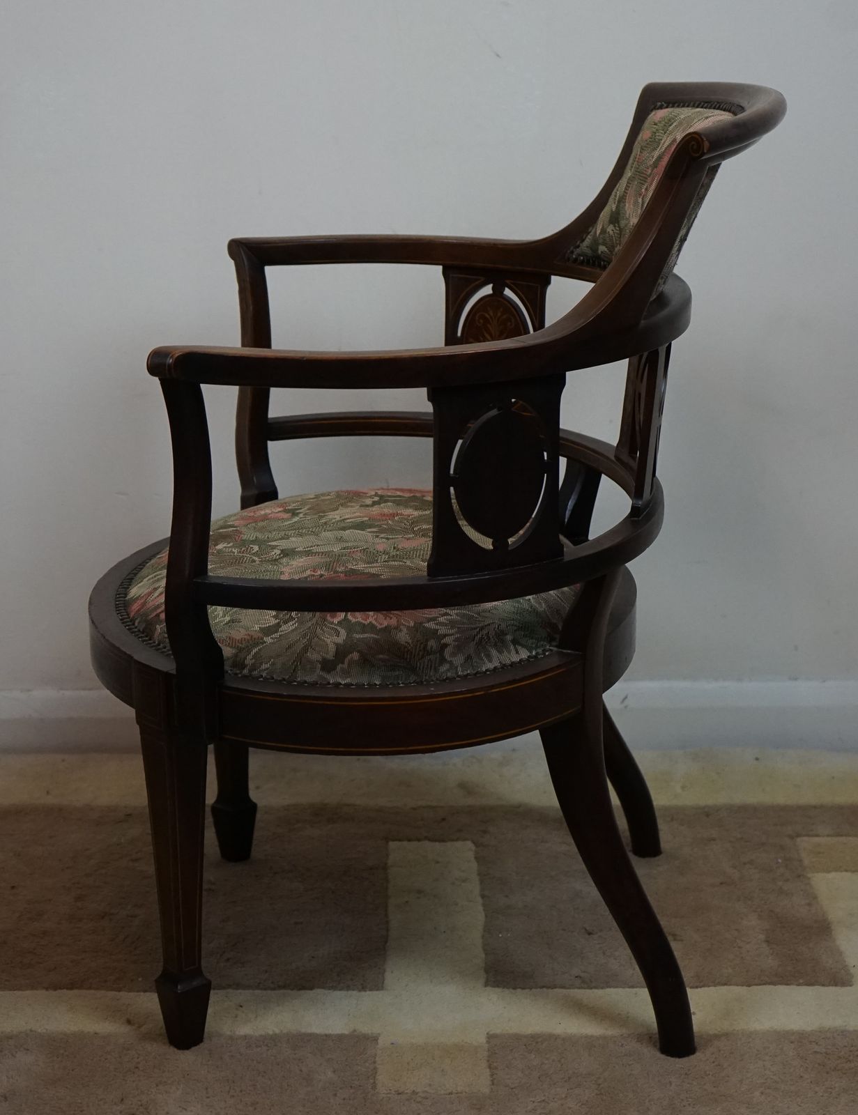 Furniture Beautiful Edwardian Mahogany And Inlaid Tub Back Chair. photo