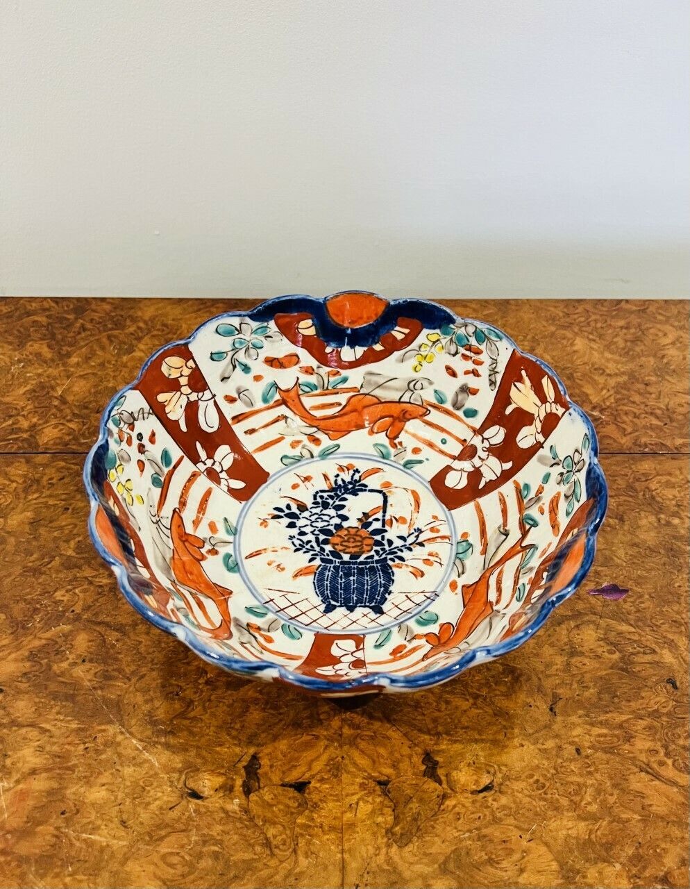 Lovely Antique Japanese Imari Bowl With A Scallop Shape Edge photo for sale