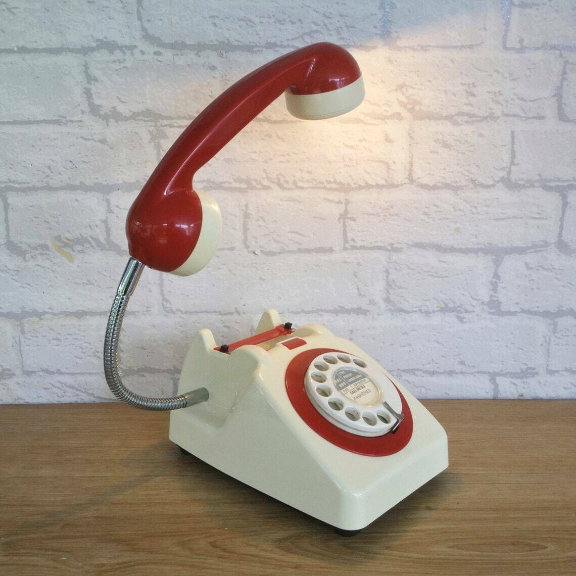 Retro Telephone Lamp Cream / Red photo vinterior