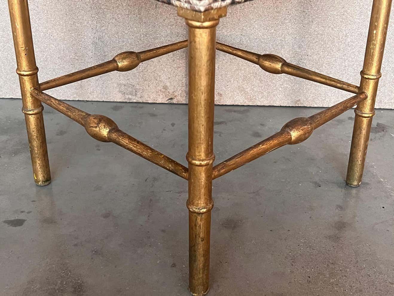 photo for sale Paire de fauteuils d'angle provinciaux français en bois doré, vers 1900