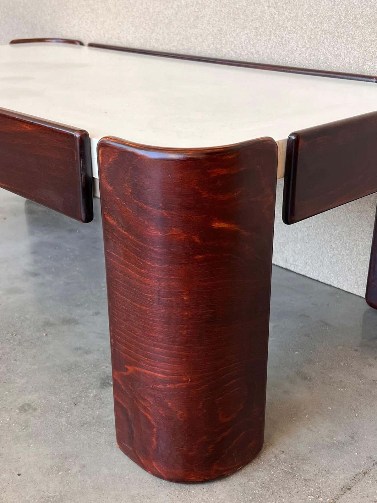 Furniture Set Of Mid Century Modern Coffee Tables With Curved Legs And White Top photo