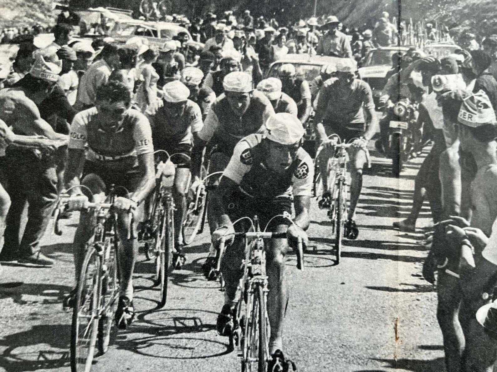 Vintage Tour De France/ Perrier Original Vintage Cycling Print 1960s photo 86.0