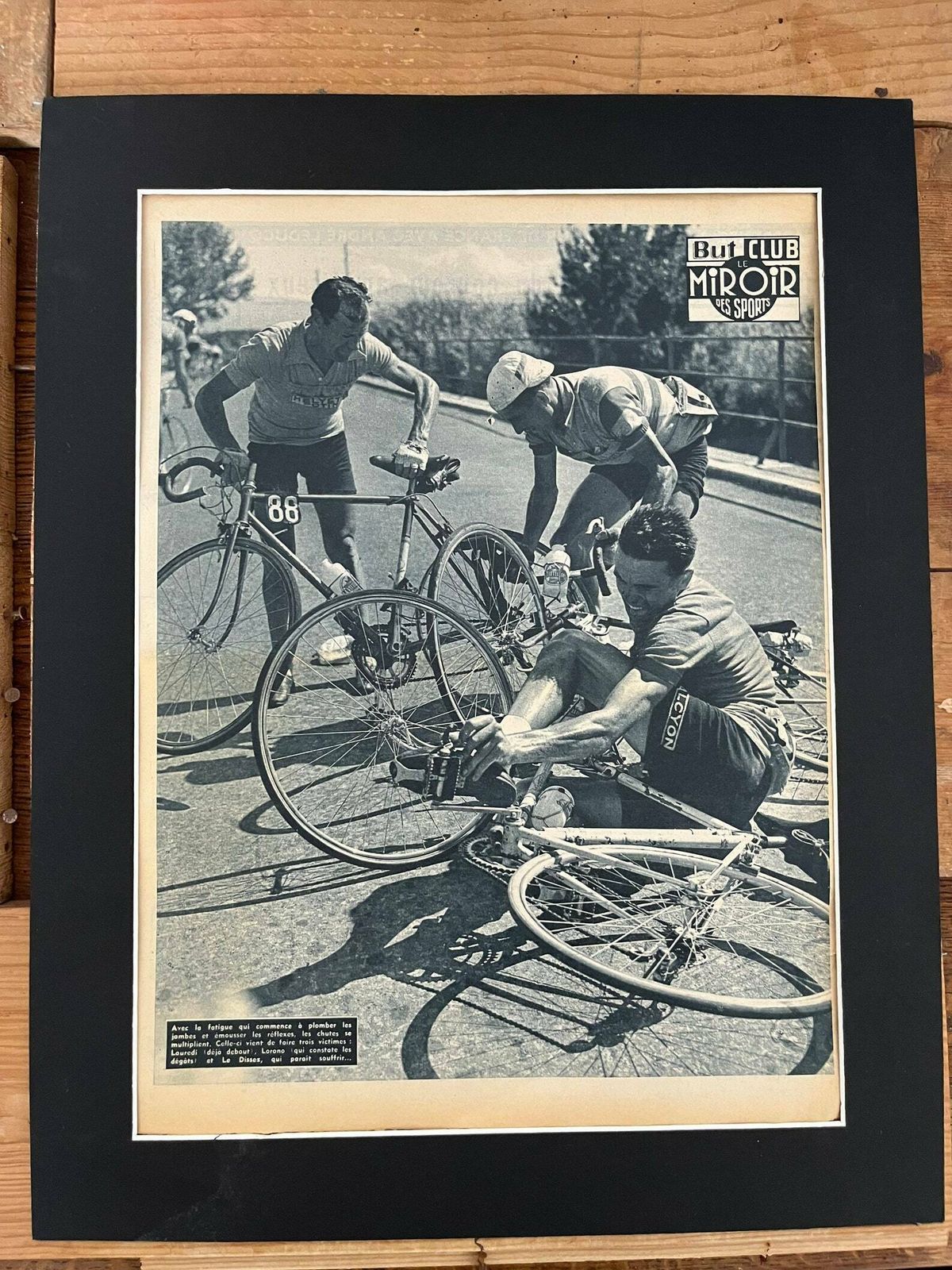 Original Vintage Tour De France Cycling Print 1957 photo furniture