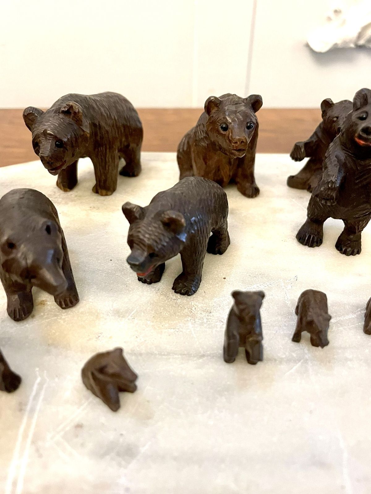 Antique Set Of Fifteen 19th Century Miniature Carved Oak Black Forest Bears photo vinterior
