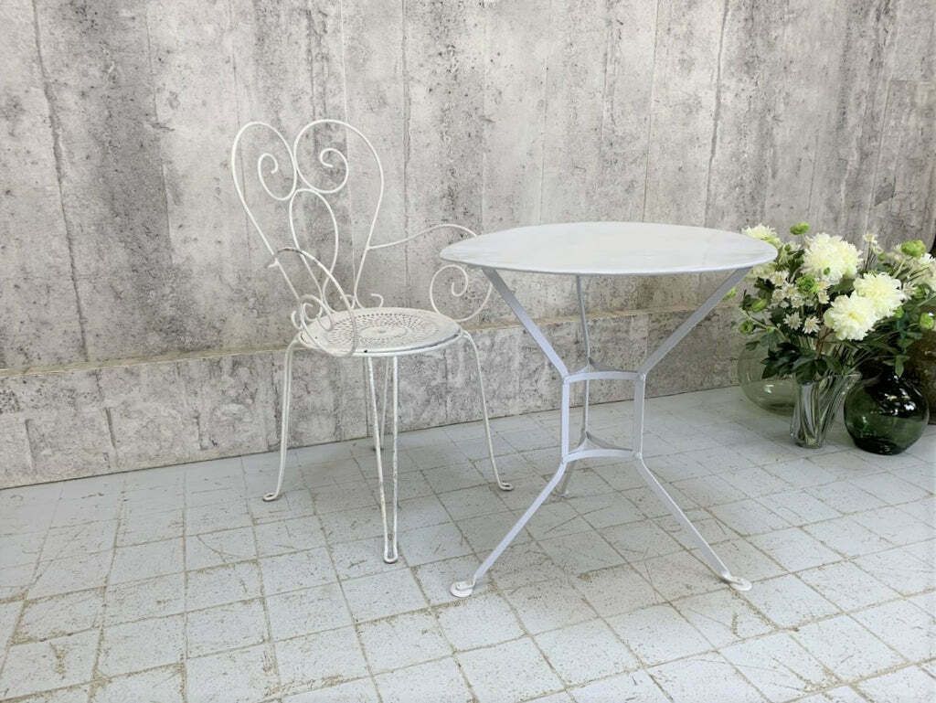 White Metal Garden Table And Chair