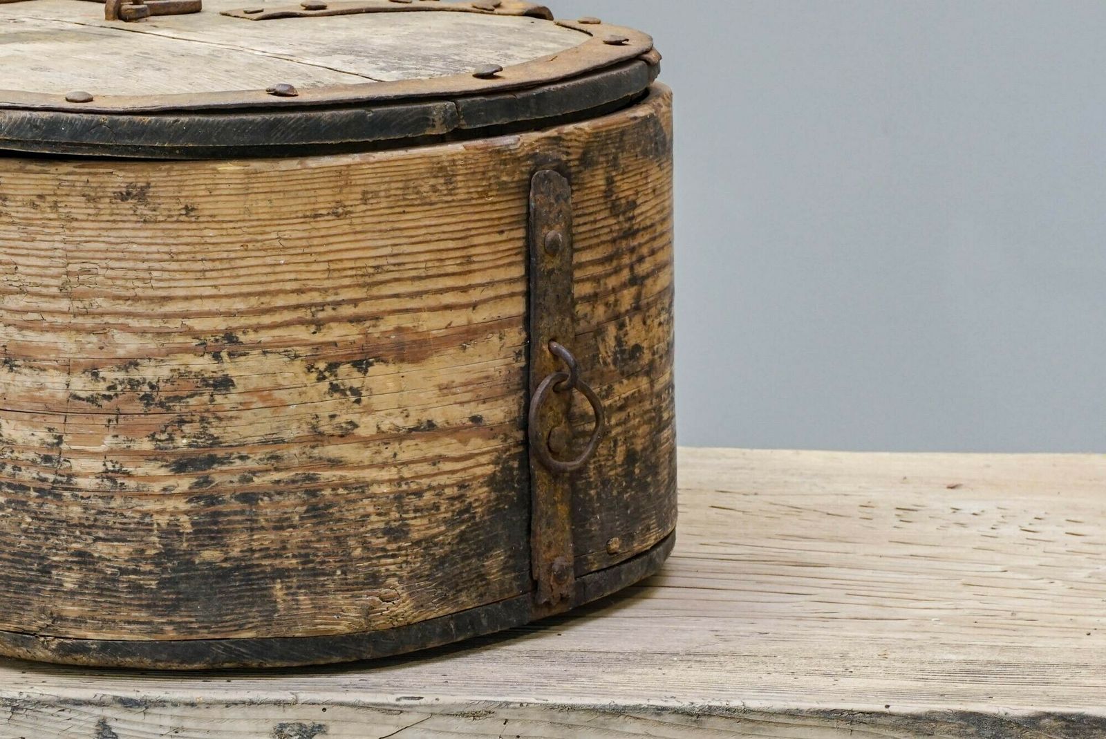 Metal Bound Box, 1900s, Iron, Antique photo 620.0