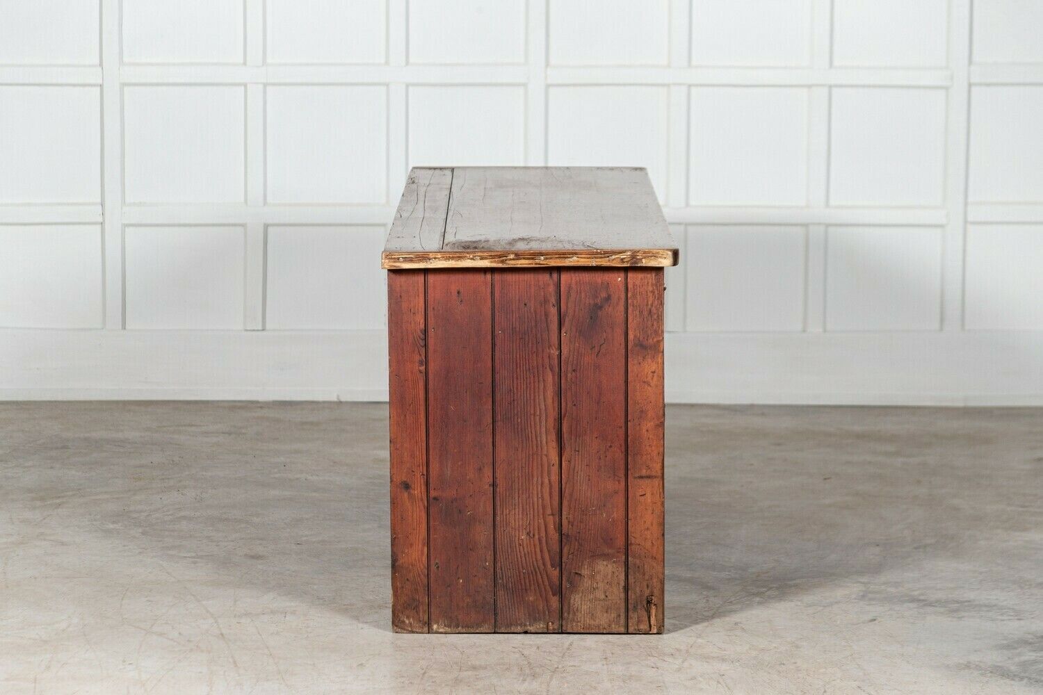 photo vinterior Large 19thc Provincial English Pine Dresser Base