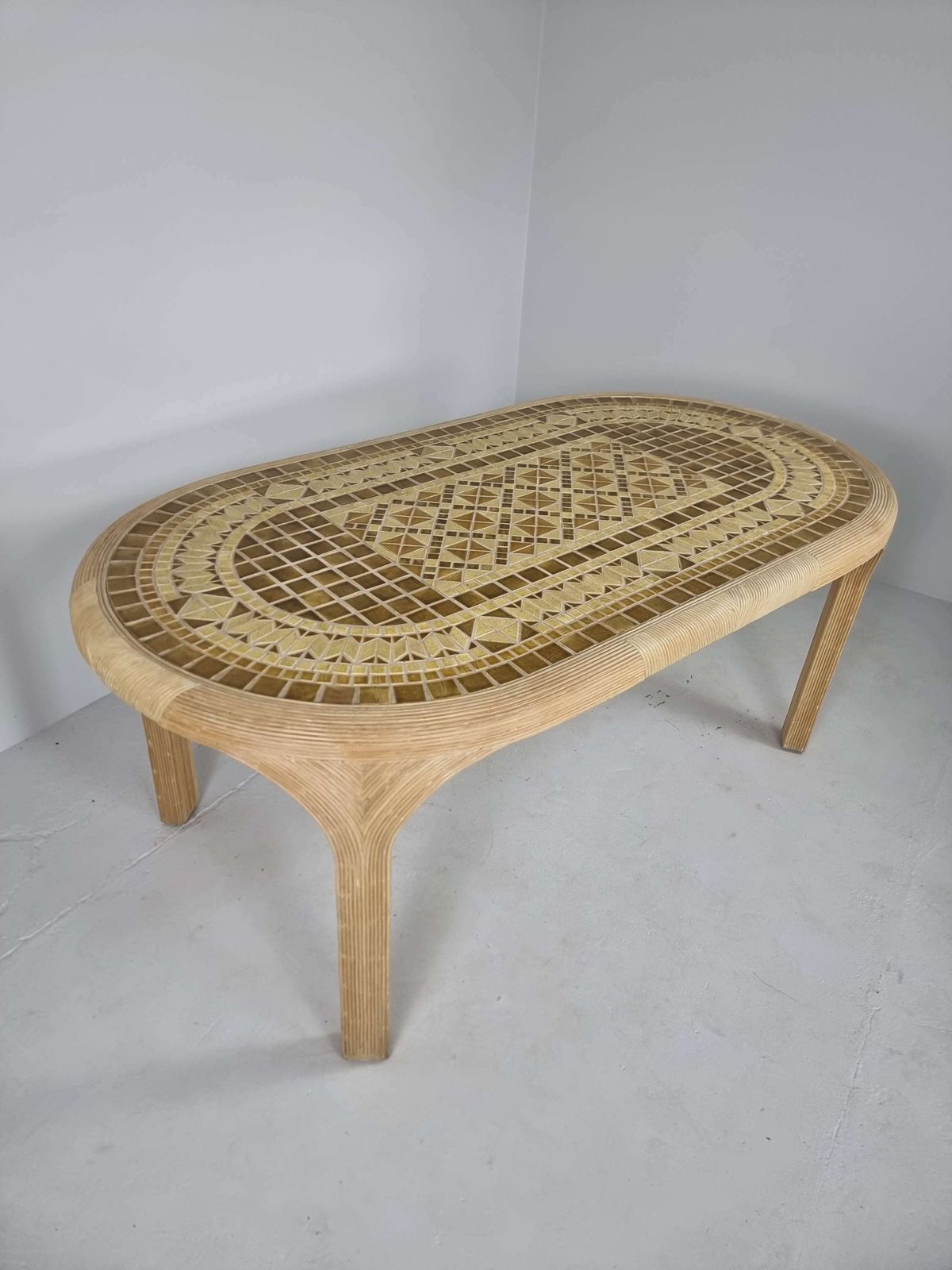 Rotan Riet Eettafel Met Keramische Inleg, Jaren 1980 photo furniture