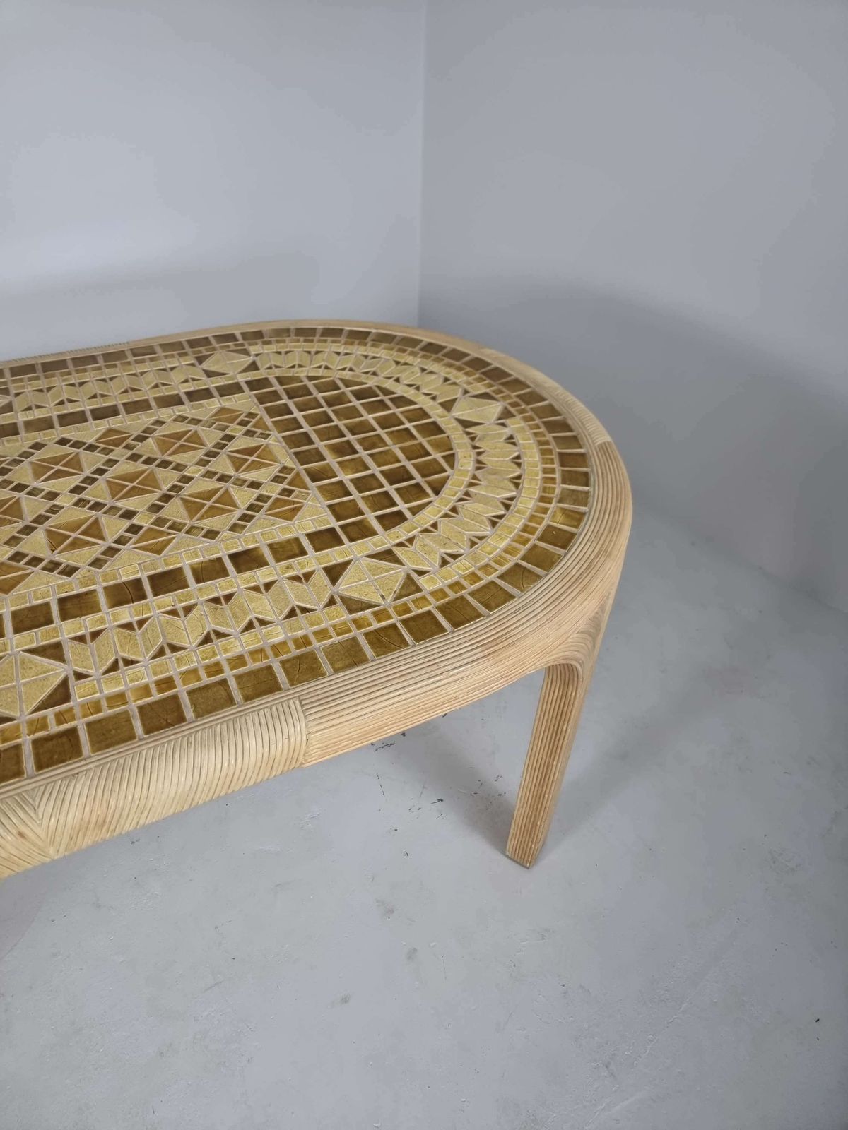Rotan Riet Eettafel Met Keramische Inleg, Jaren 1980 photo vintage