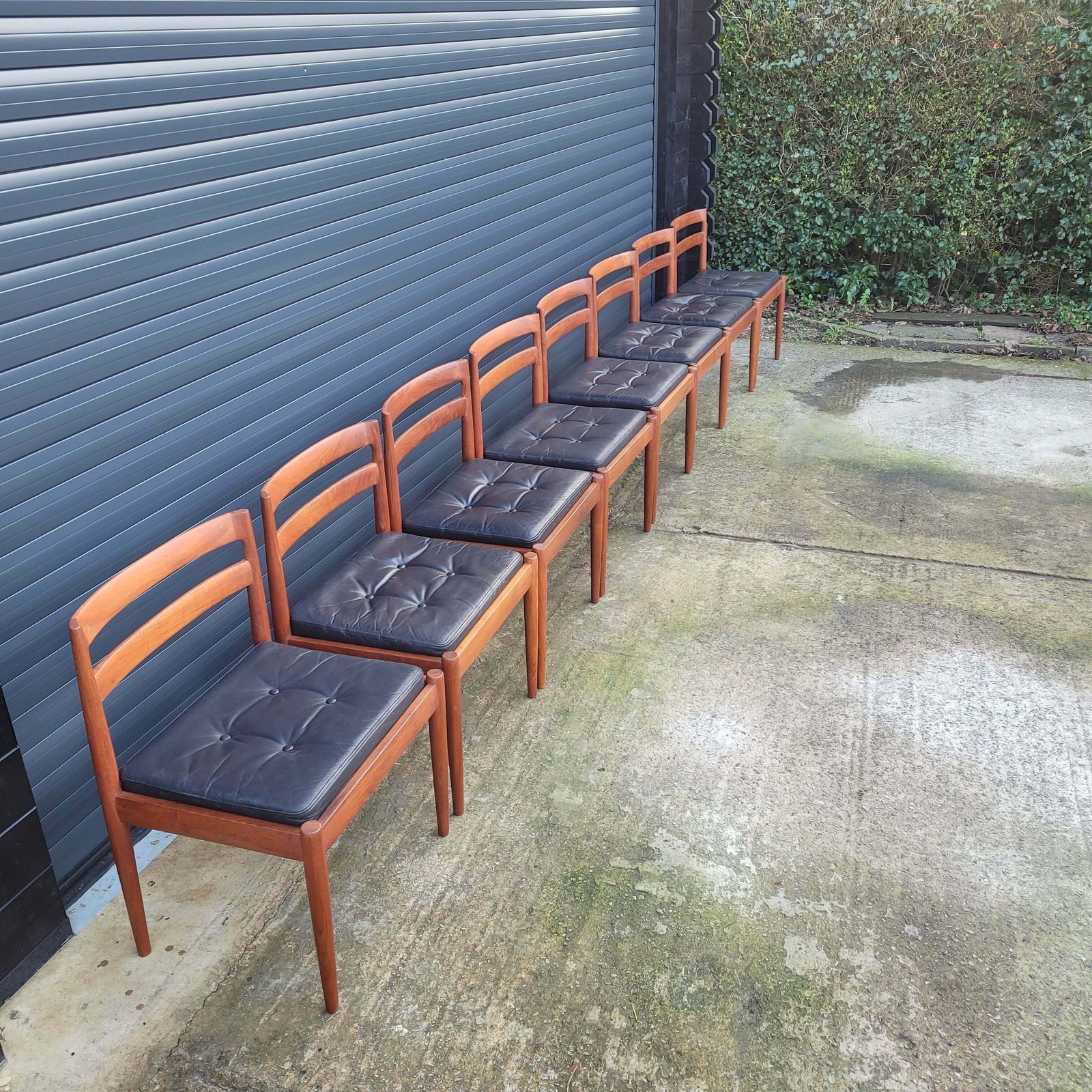 Kai Kristiansen Universe 301 Model Set Of 8 Chairs photo furniture