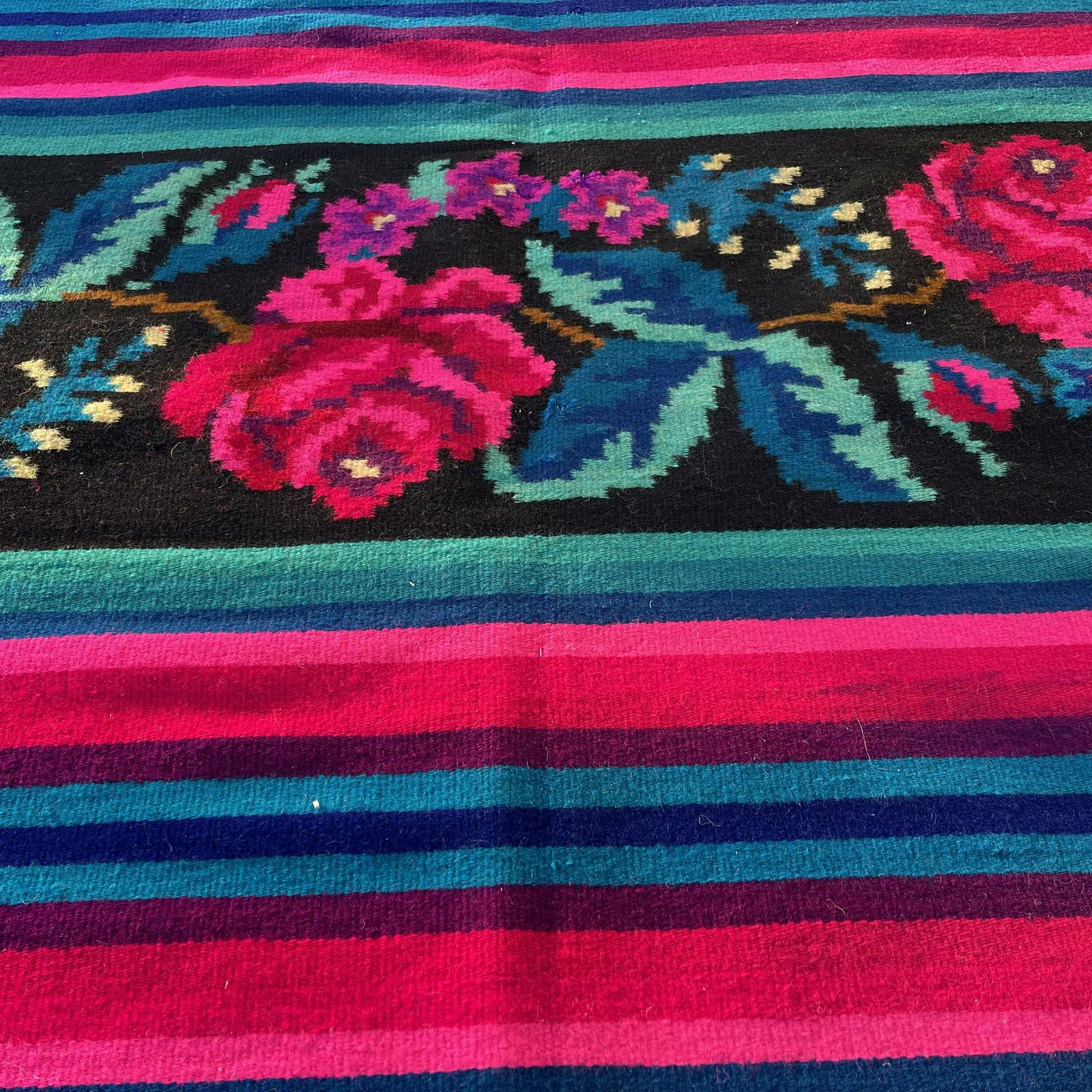 Traditional Turkish Kilim Rug ,Vintage Anatolian Turkish Kelim photo vintage