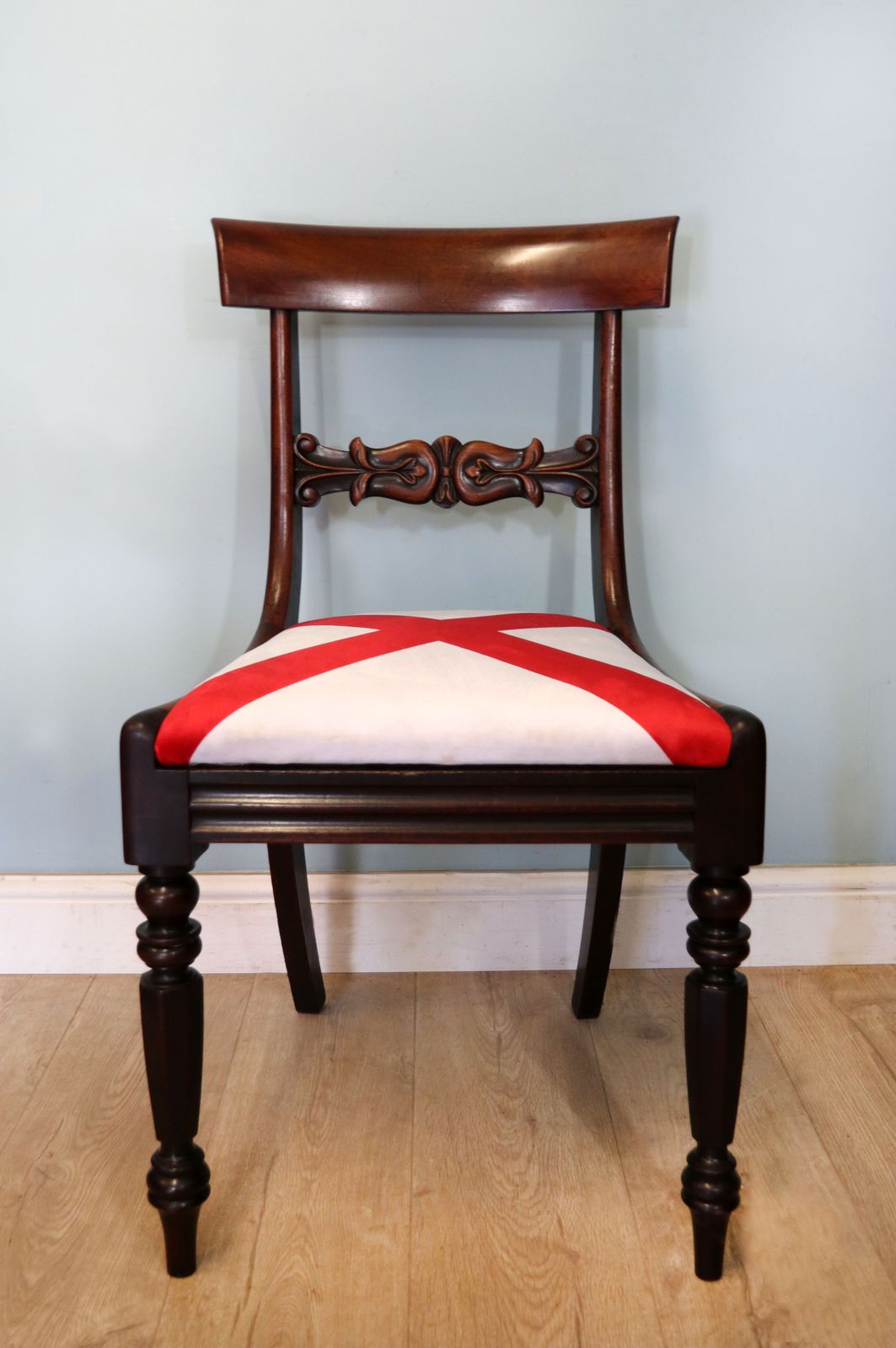 A Lovely Set Of Four Victorian Mahogany Bar Back Dining Chairs. photo for sale