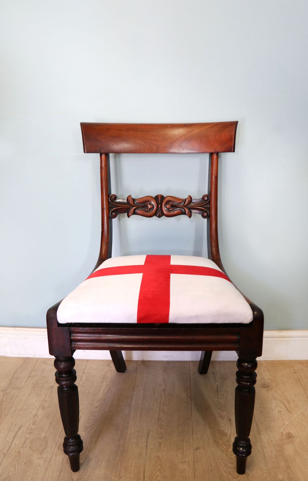 photo vintage A Lovely Set Of Four Victorian Mahogany Bar Back Dining Chairs.