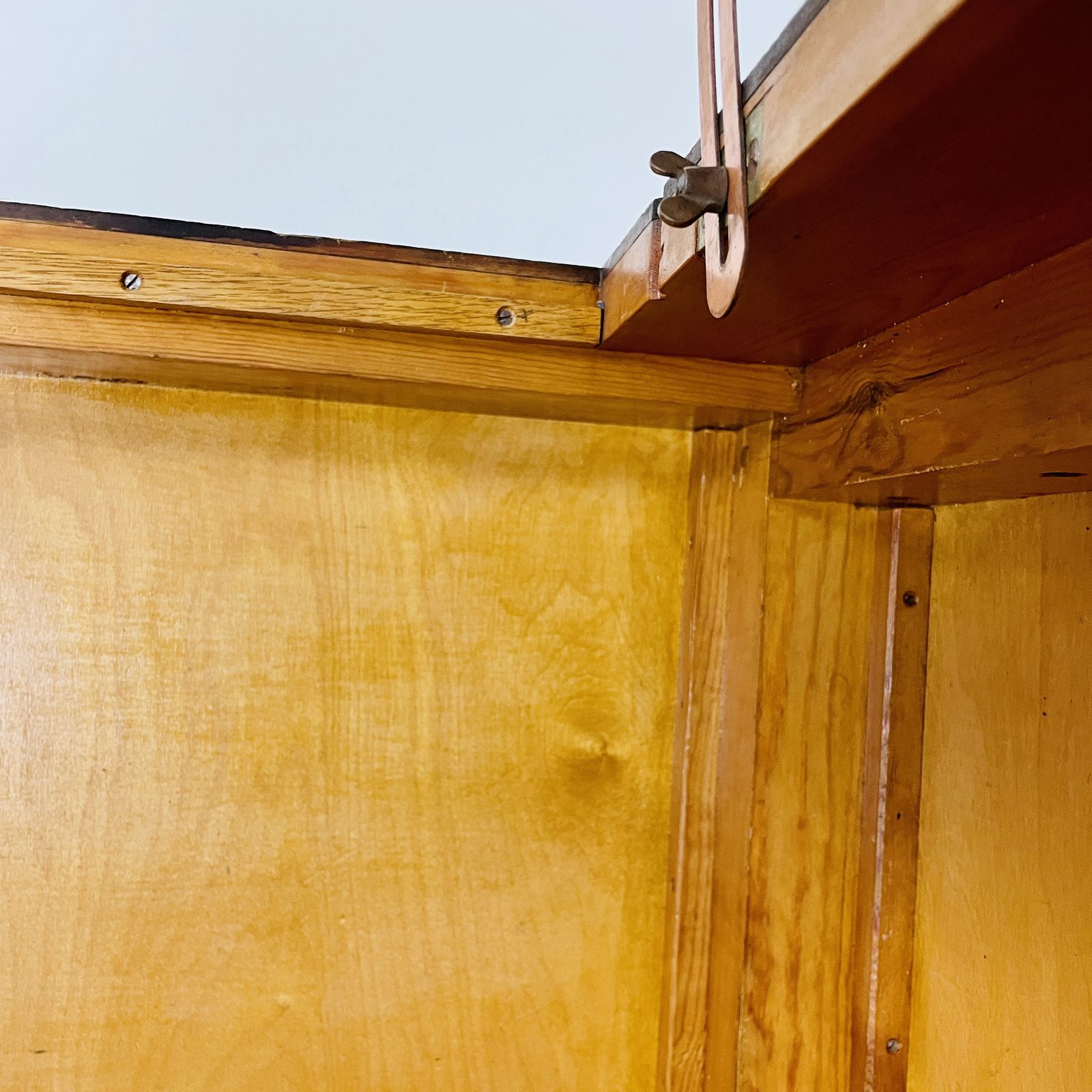photo vinterior Large Industrial Workshop Cabinet With Brass Handles + Glass Top, 1920s