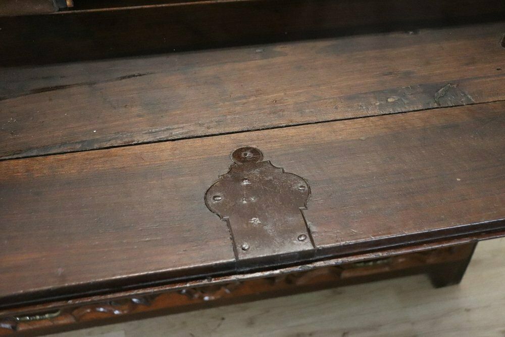 photo furniture Antique Chest Of Drawers In Carved Walnut